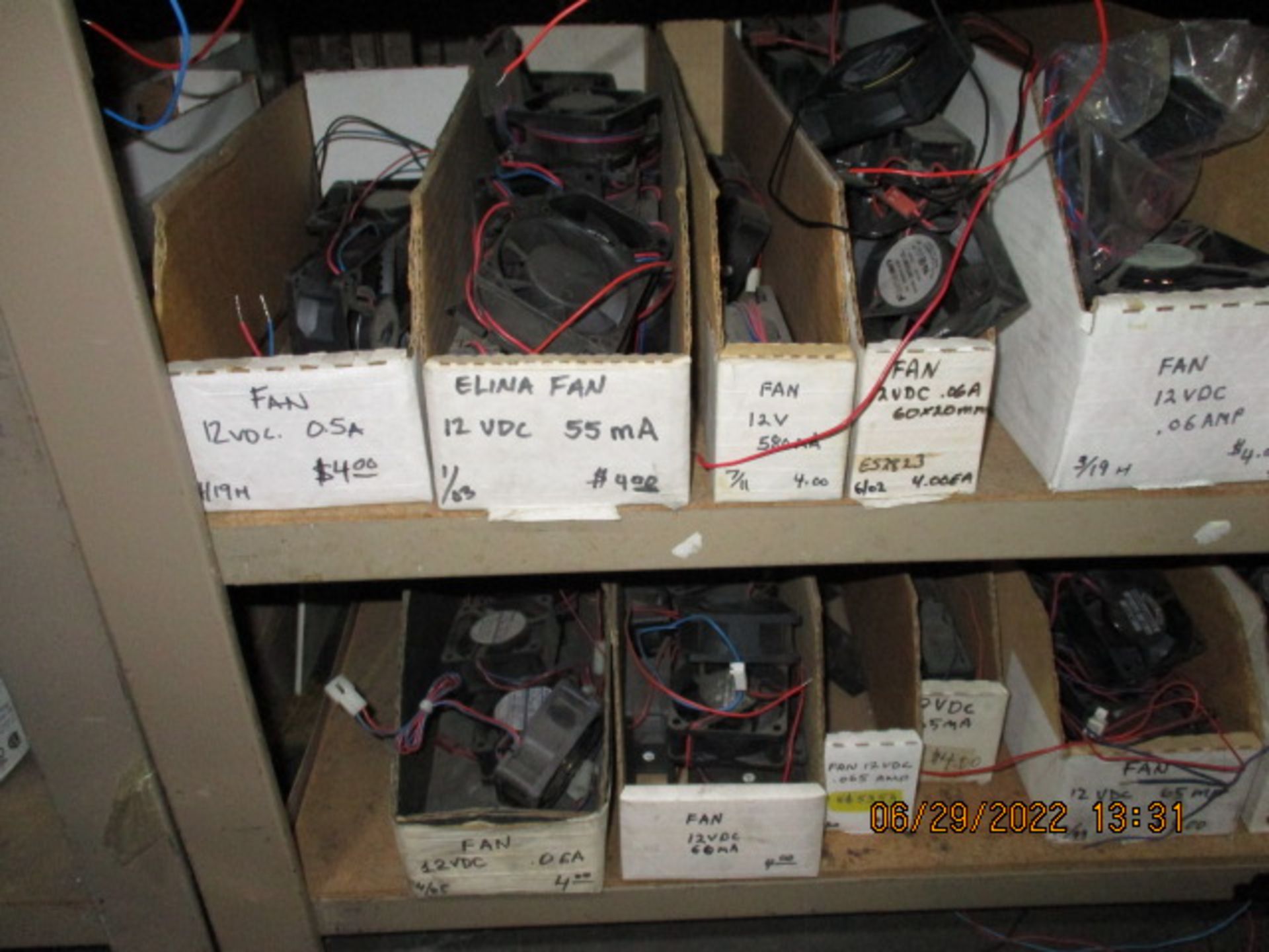 CONTENTS OF SHELVING UNIT CONSISTING OF ASSORTMENT OF FANS - Image 17 of 19