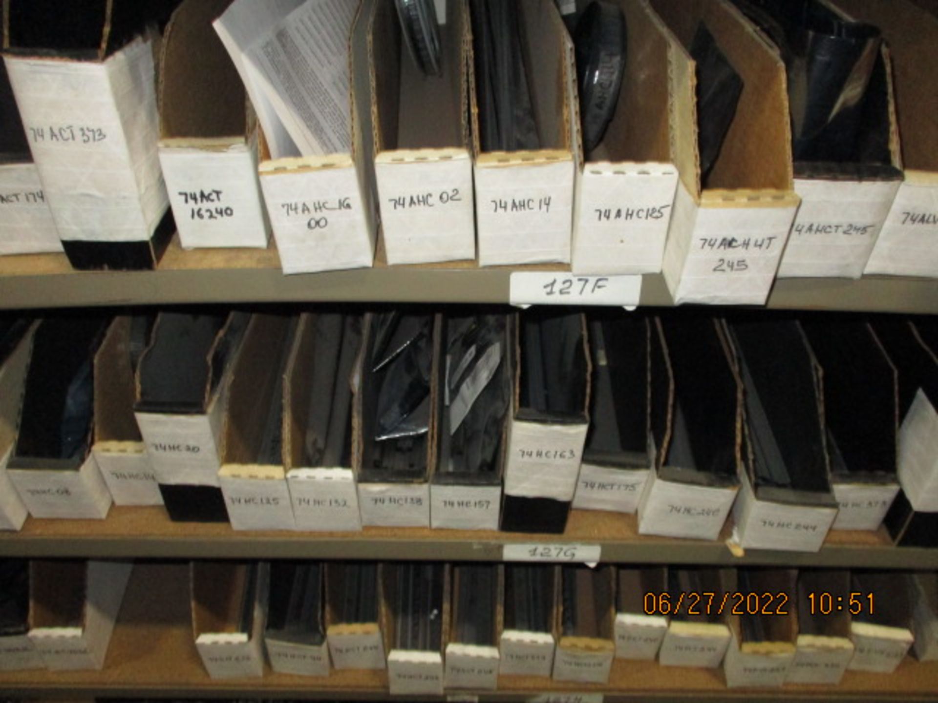 CONTENTS OF SHELVING UNIT CONSISTING OF IC'S SMD, IC'S MICROCHIP, IC'S CUT TAPES, SMD IC'S, IC - Image 5 of 6