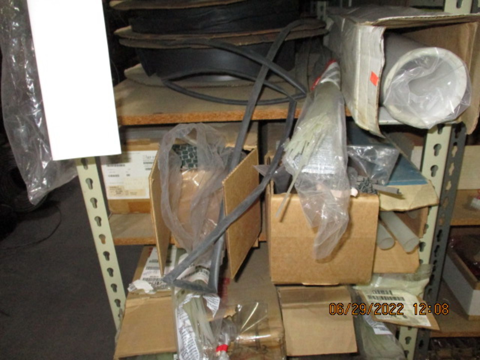 CONTENTS OF SHELVING UNIT CONSISTING OF ASSORTMENT OF TUBING - Image 9 of 13