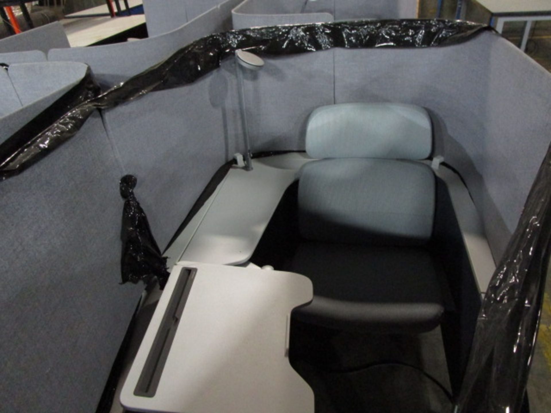 LOT TO INLCUDE STEELCASE PRIVACY POD W/ EXTENSION - Image 3 of 6