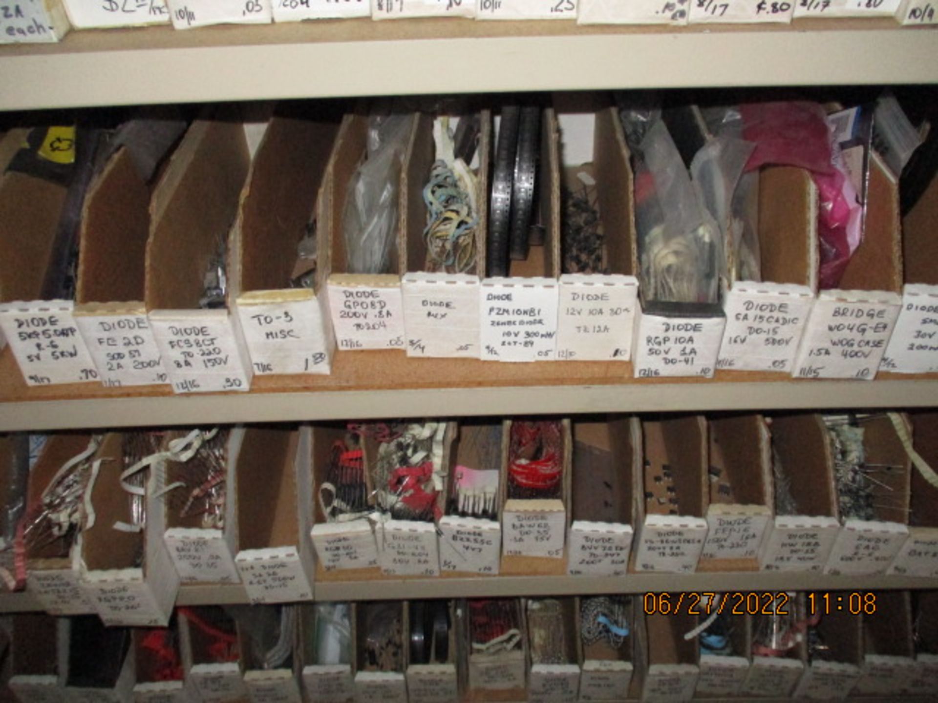 CONTENTS OF SHELVING UNIT CONSISTING OF ASSORTED TRANSISTORS, DIODES - Image 6 of 7