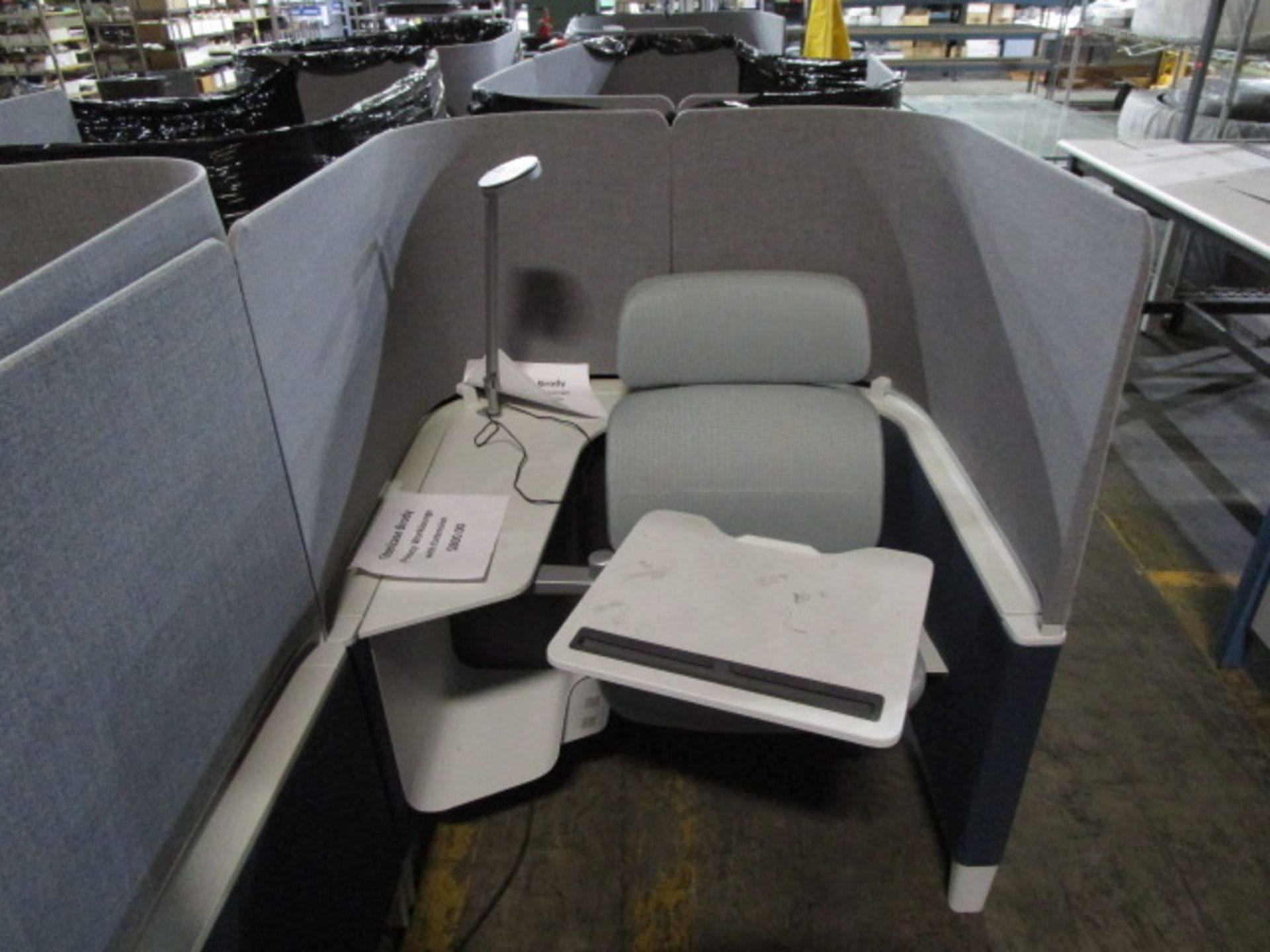 LOT TO INLCUDE STEELCASE PRIVACY POD W/ EXTENSION - Image 3 of 5