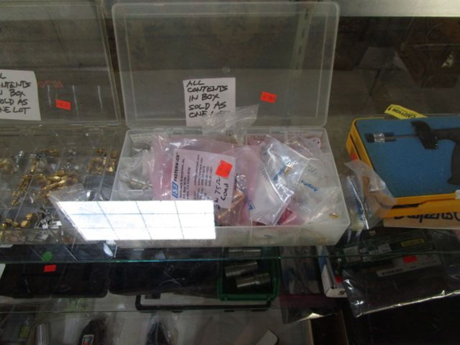 DISPLAY CASE W/ CONTENTS ASSORTMENT OF ELECTRONICS/ACCESSORIES - Image 3 of 9