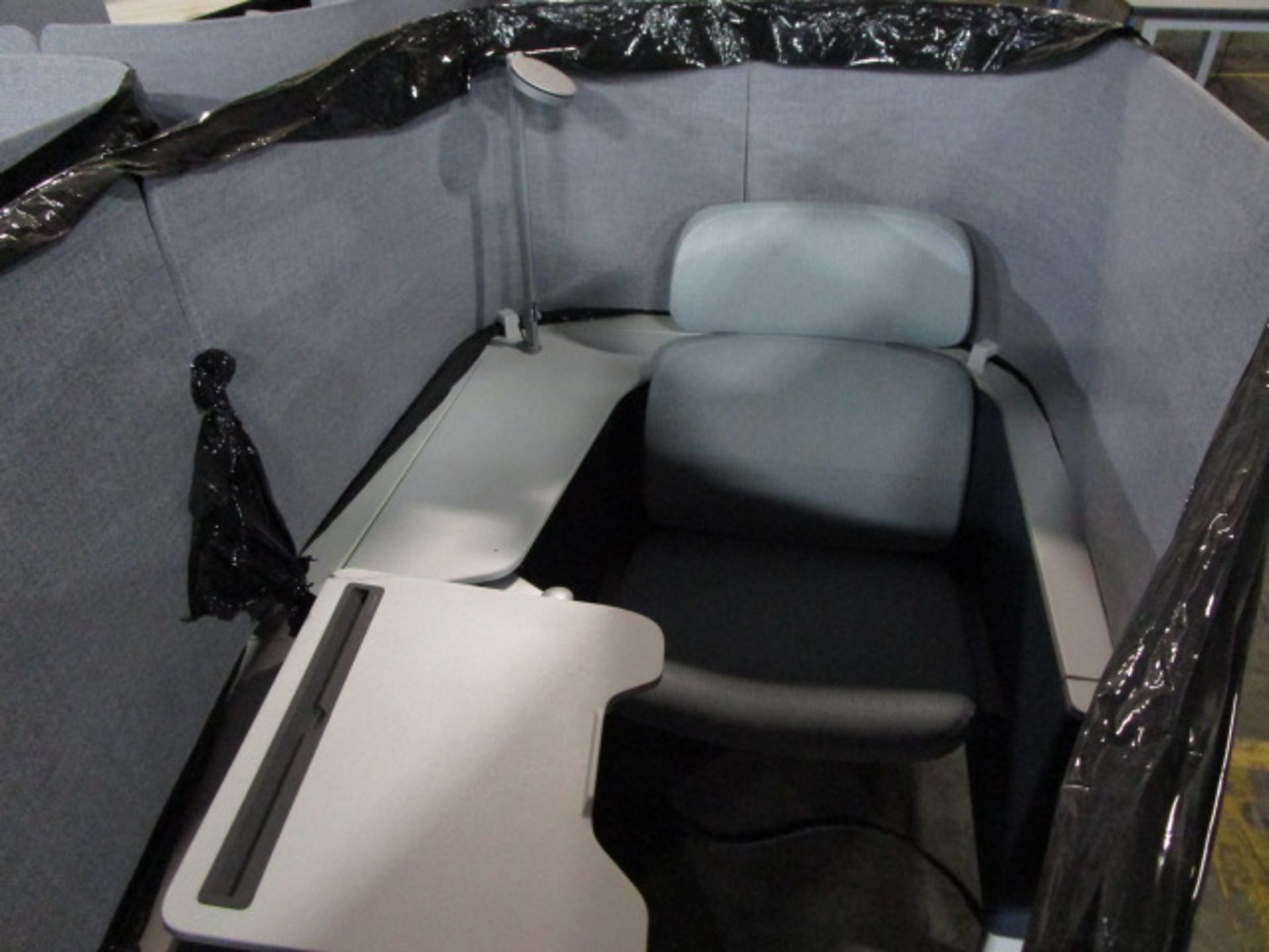 LOT TO INLCUDE STEELCASE PRIVACY POD W/ EXTENSION - Image 6 of 6