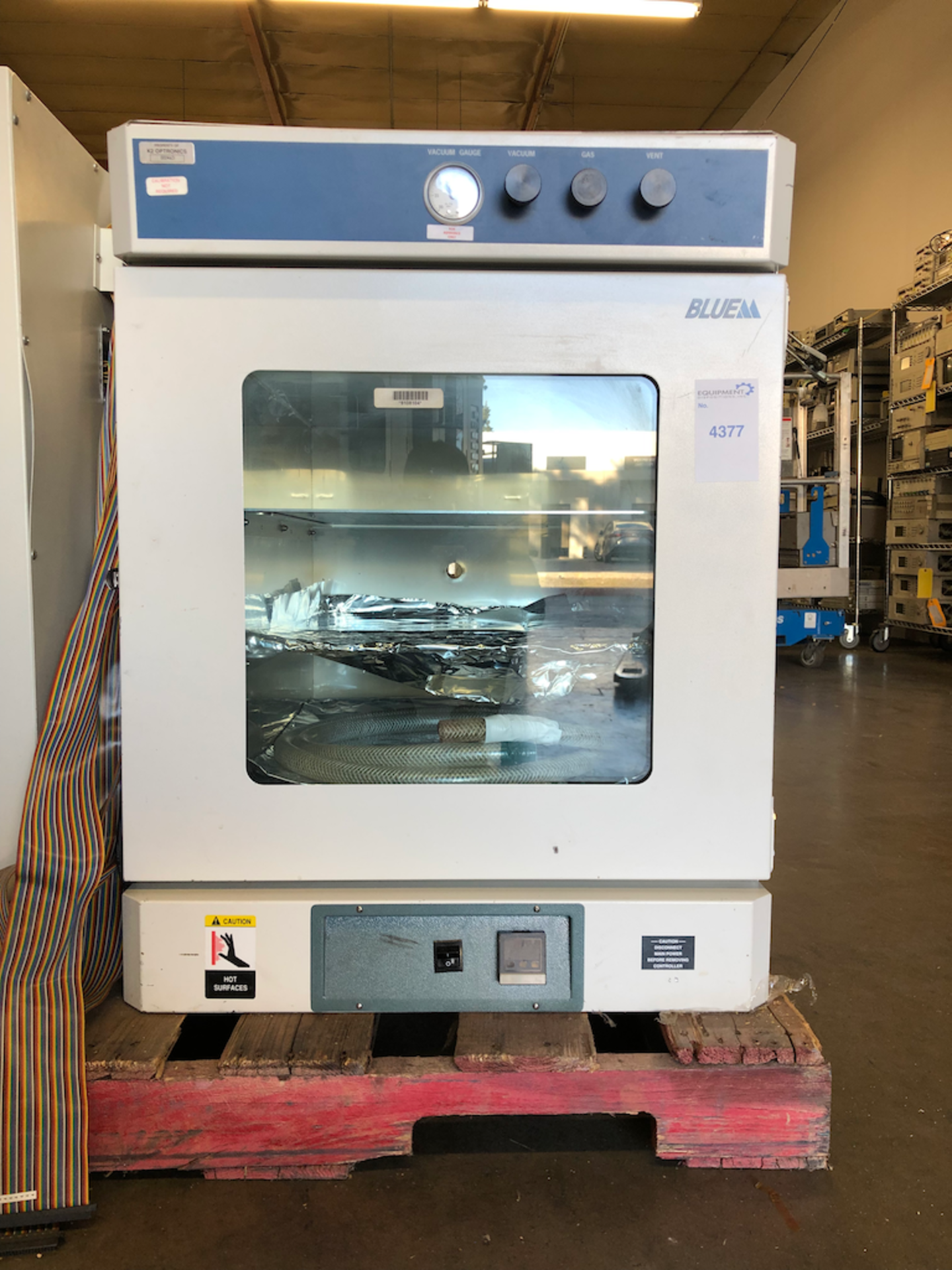 BLUE-M MODEL VO1824A VACUUM OVEN 260C