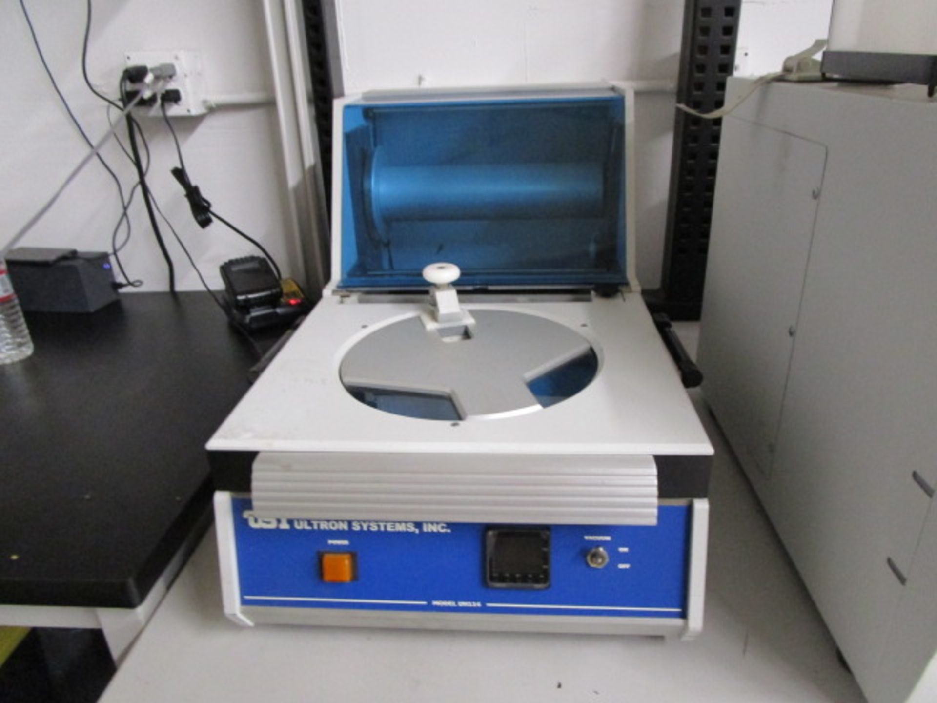 USI ULTRON SYSTEMS INC. MODEL UH114 WAFER FRAM FILM MOUNTER