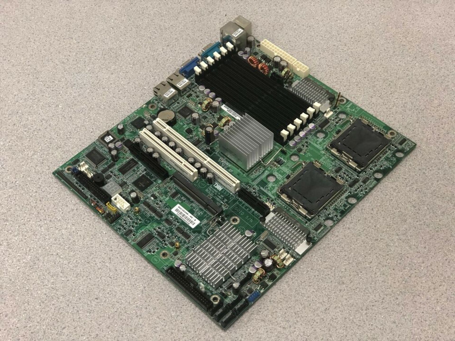 Tyan i5000VS S5372 Motherboard S5372G3NR-RS-B - Dual Intel Xeon Server Board