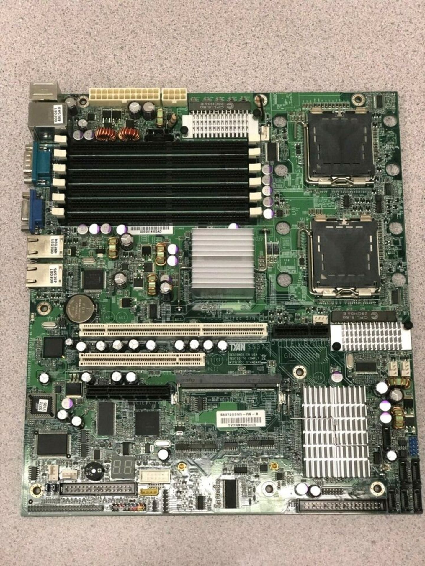 Tyan i5000VS S5372 Motherboard S5372G3NR-RS-B - Dual Intel Xeon Server Board - Image 2 of 2