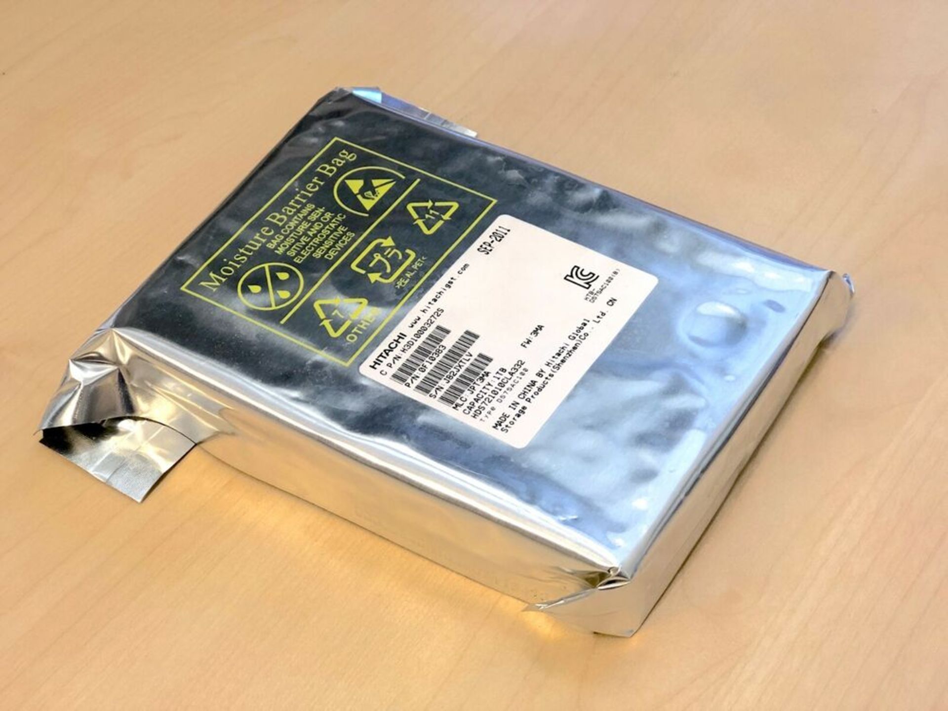 H3D10003272S - Hitachi 1TB 7200RPM SATA HDD Hard Disk Drive - New in Sealed Bag - Image 2 of 2