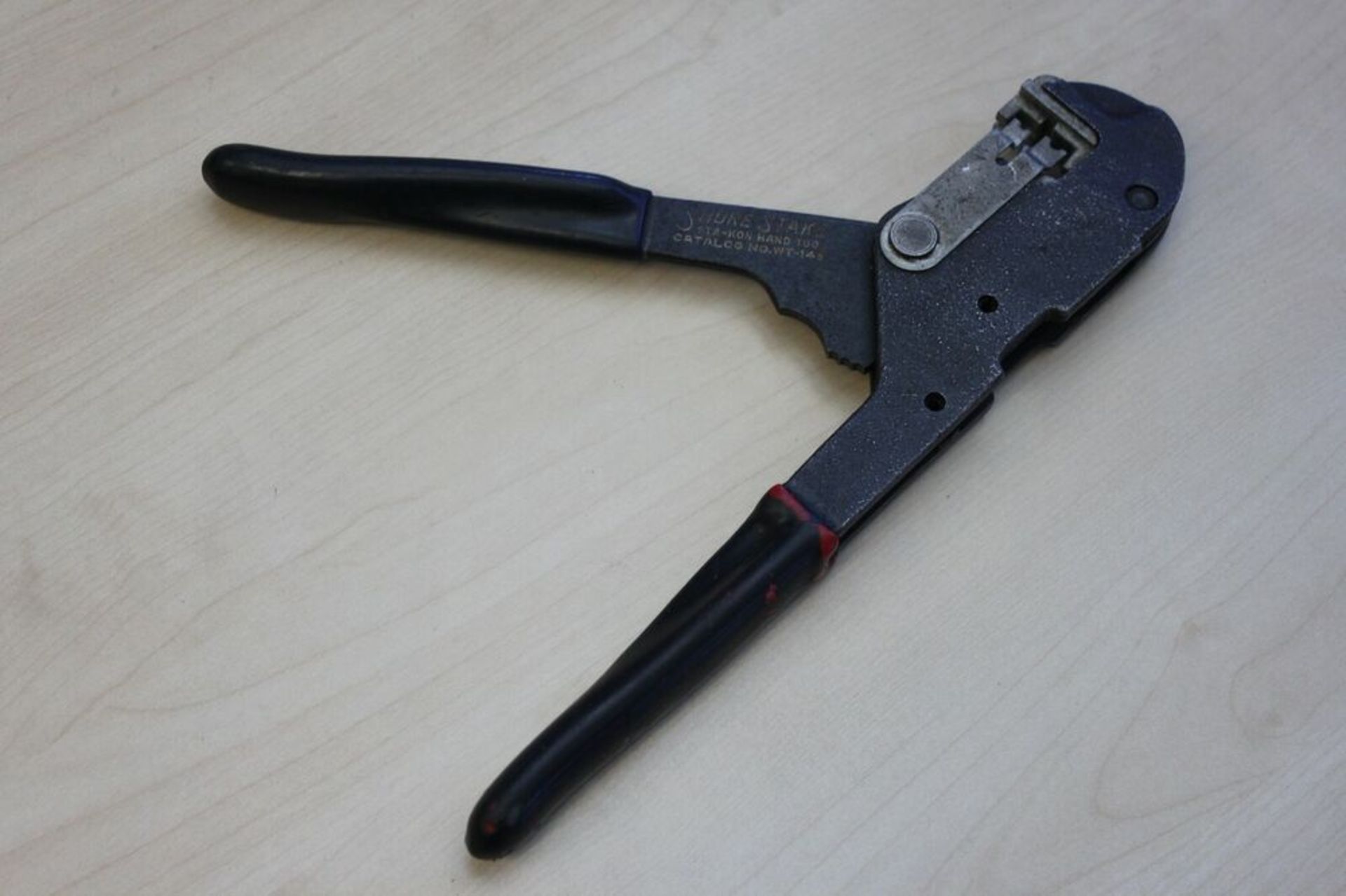 Thomas & Betts WT-145 Shure Stake Sta-Kon Hand Crimper for Insulated Terminals
