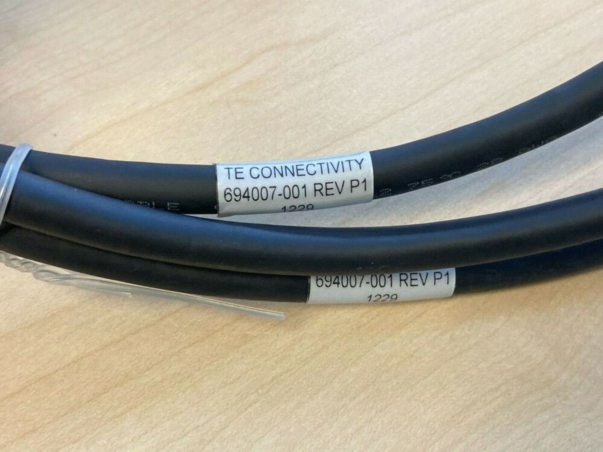 TE Connectivity / HP 694007-001 2 Meter Cable Mini SAS HD to Mini SAS - MINI-SAS - Image 2 of 2