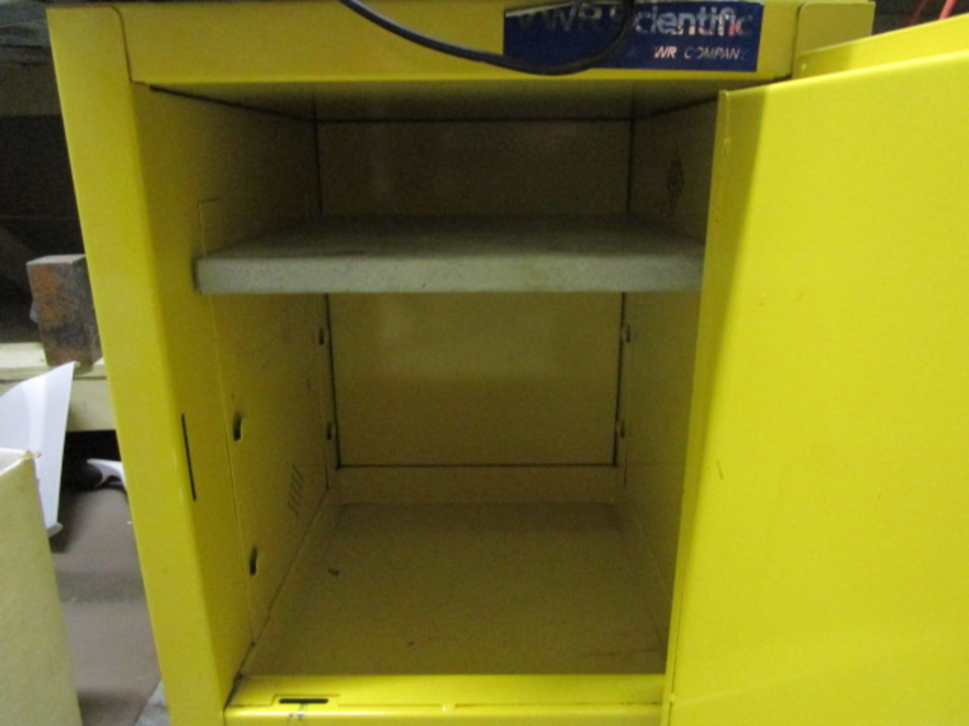 EAGLE model 1904 flammable cabinet (Yellow) - Image 5 of 5