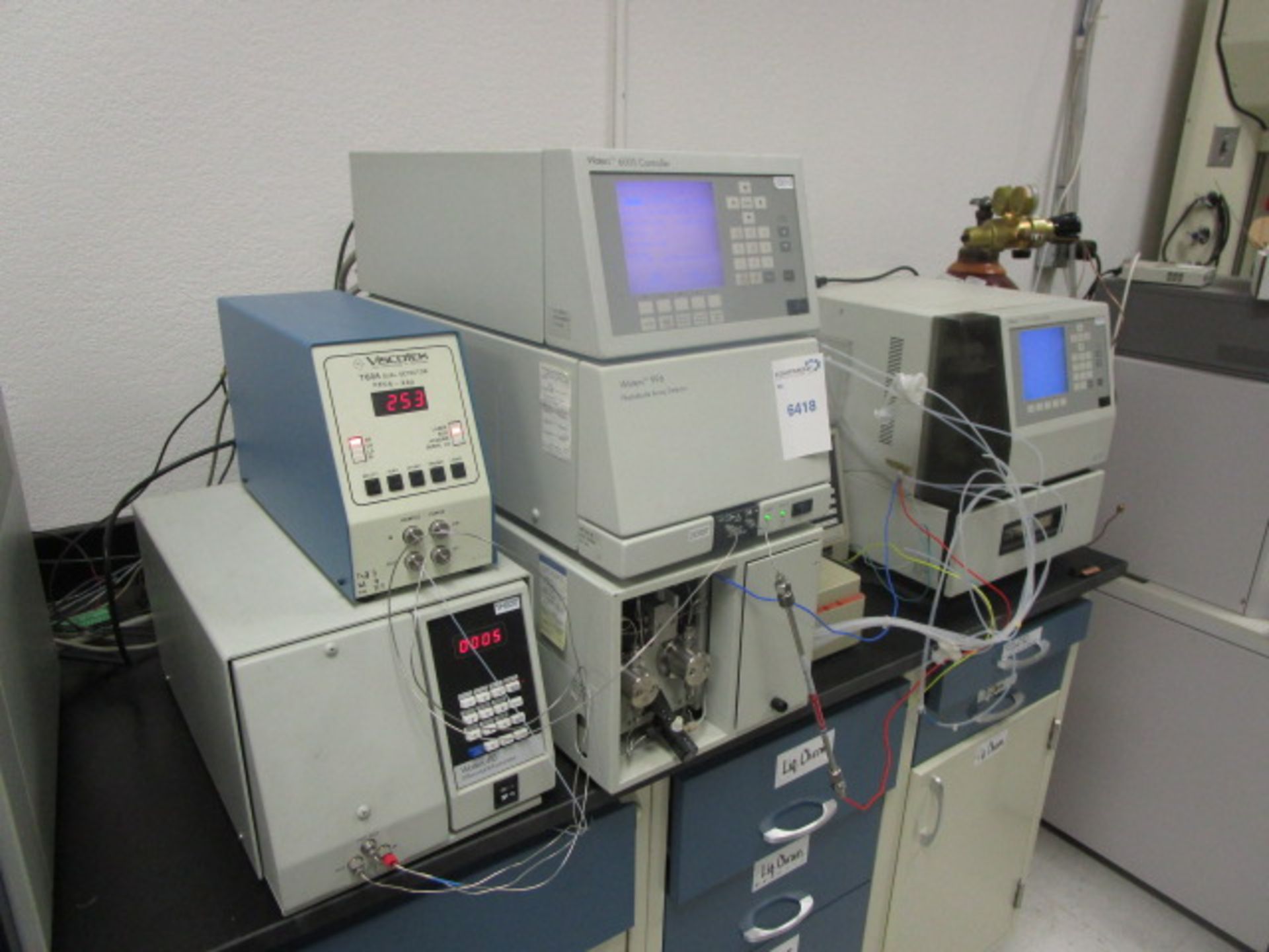 Waters HPLC system incudes autosampler, Model 717 plus, 600S pump with controller, photodiode - Image 18 of 34