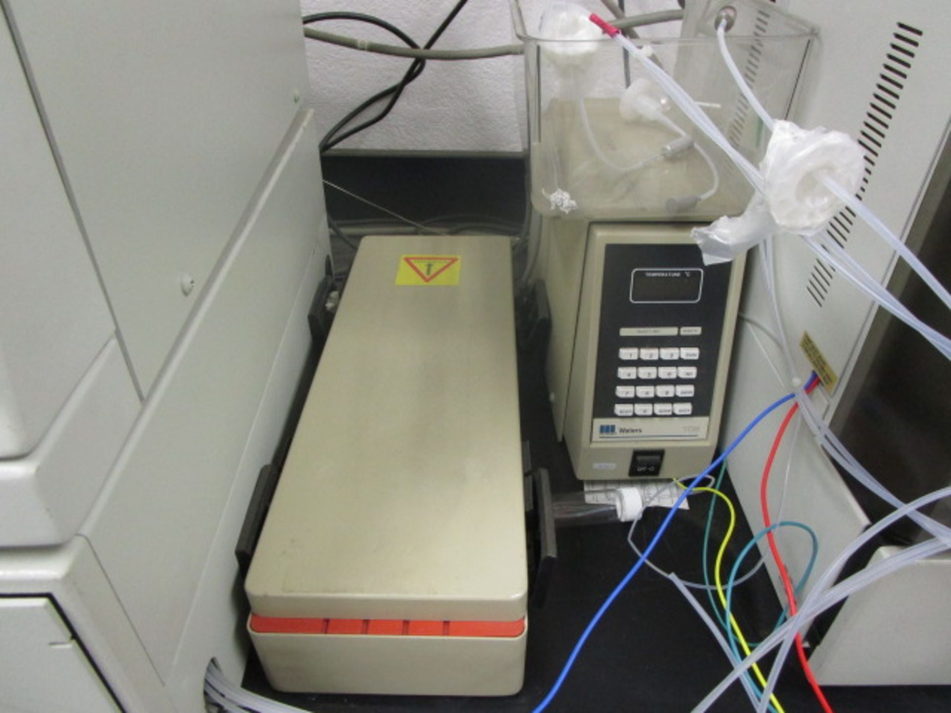 Waters HPLC system incudes autosampler, Model 717 plus, 600S pump with controller, photodiode - Image 9 of 34