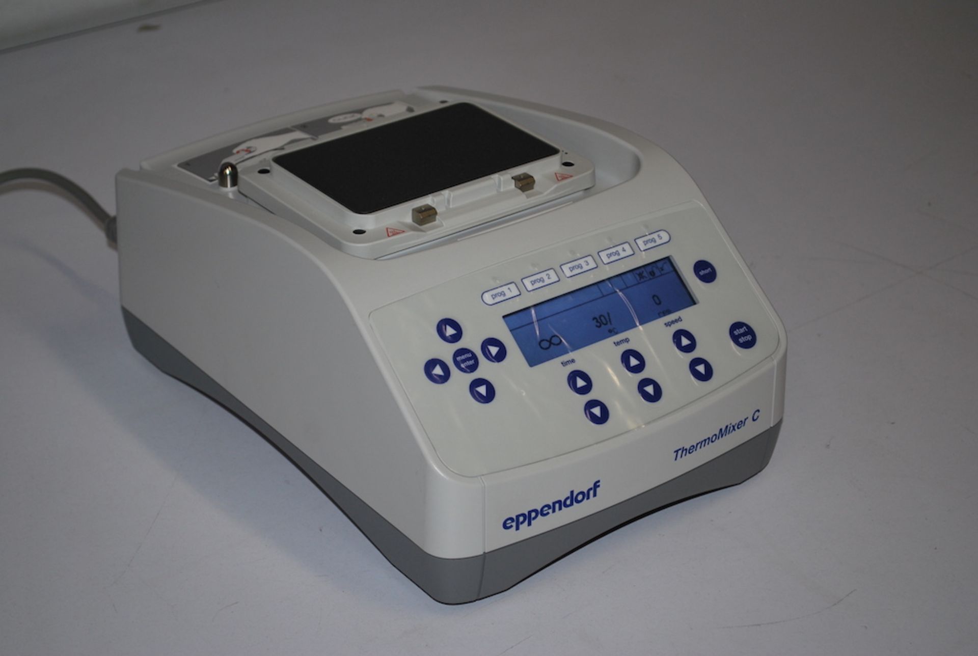 EPPENDORF THERMO MIXER C (NEEDS THERMO BLOCK) - Image 5 of 6