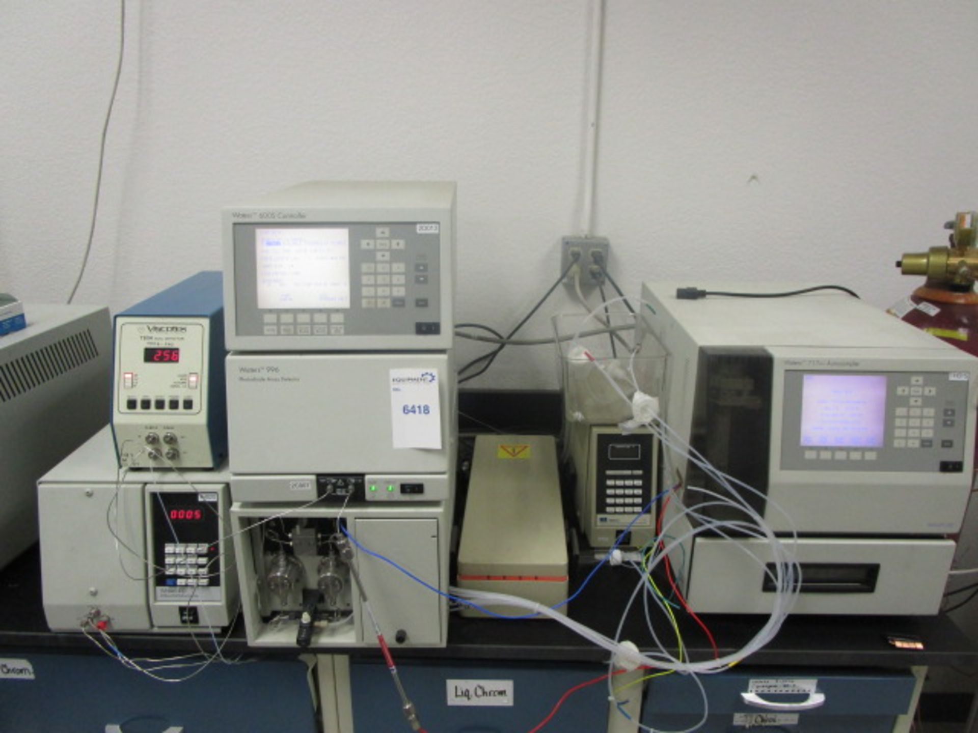 Waters HPLC system incudes autosampler, Model 717 plus, 600S pump with controller, photodiode - Image 2 of 34
