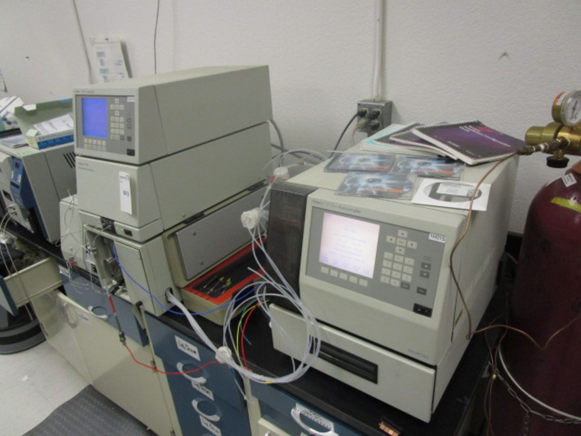 Waters HPLC system incudes autosampler, Model 717 plus, 600S pump with controller, photodiode - Image 34 of 34