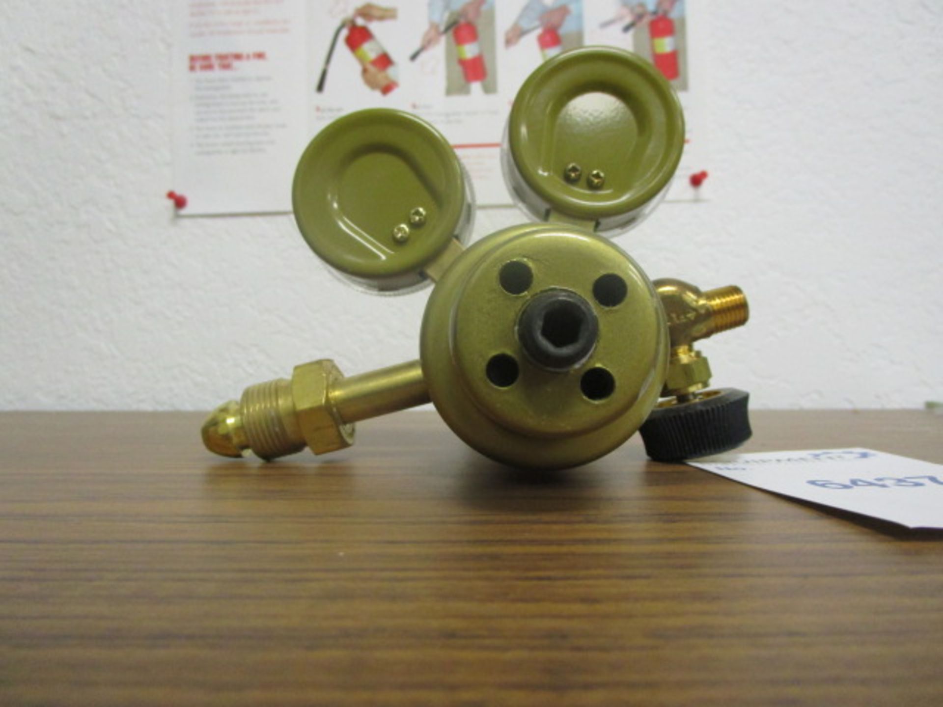 VWR gas regulator Ar/He/N2 50 psi CGA E-4 - Image 6 of 7