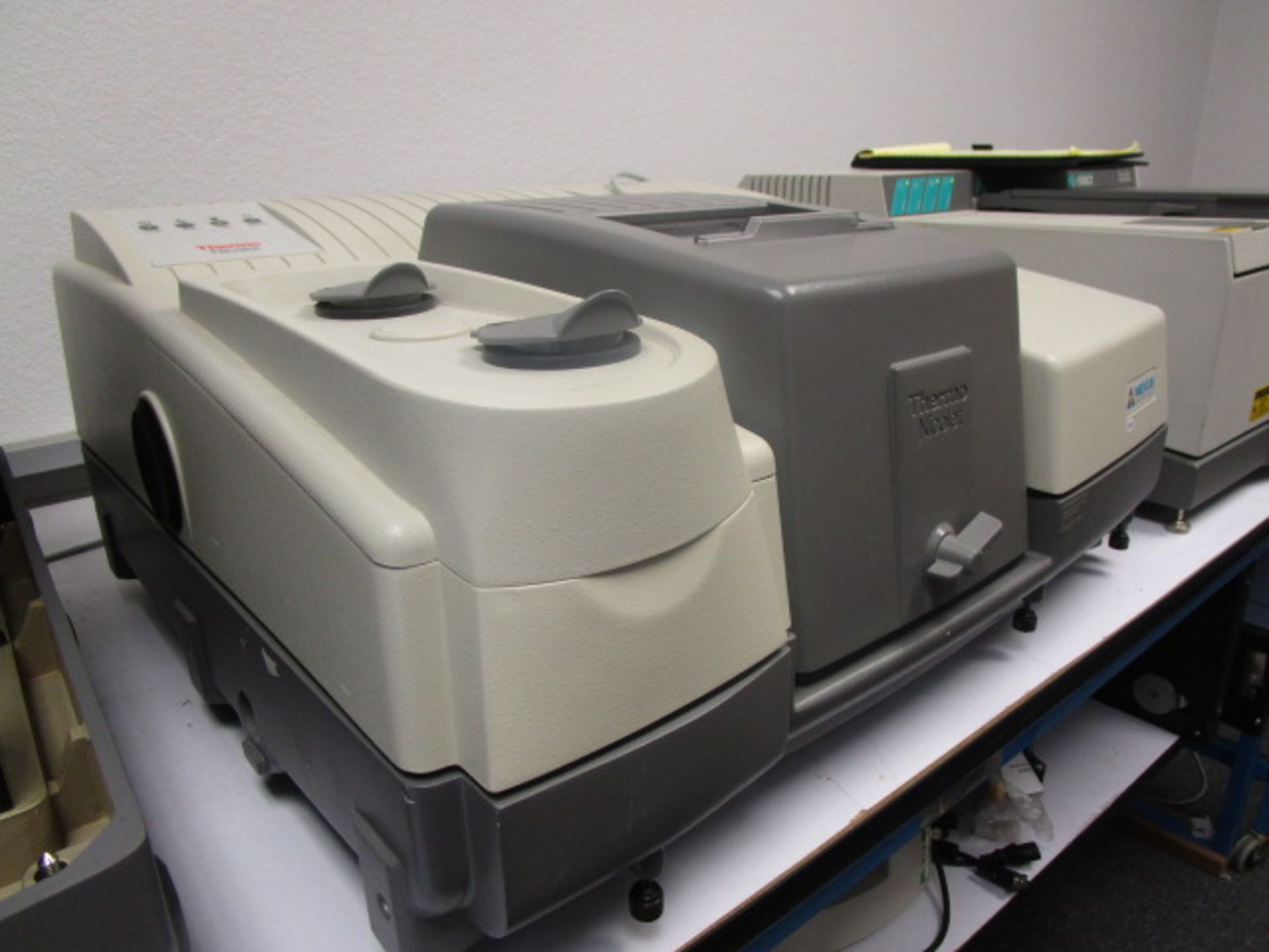 Thermo Nicolet FTIR Nexus 470 to include software extra mid IR light software with communication - Image 12 of 19