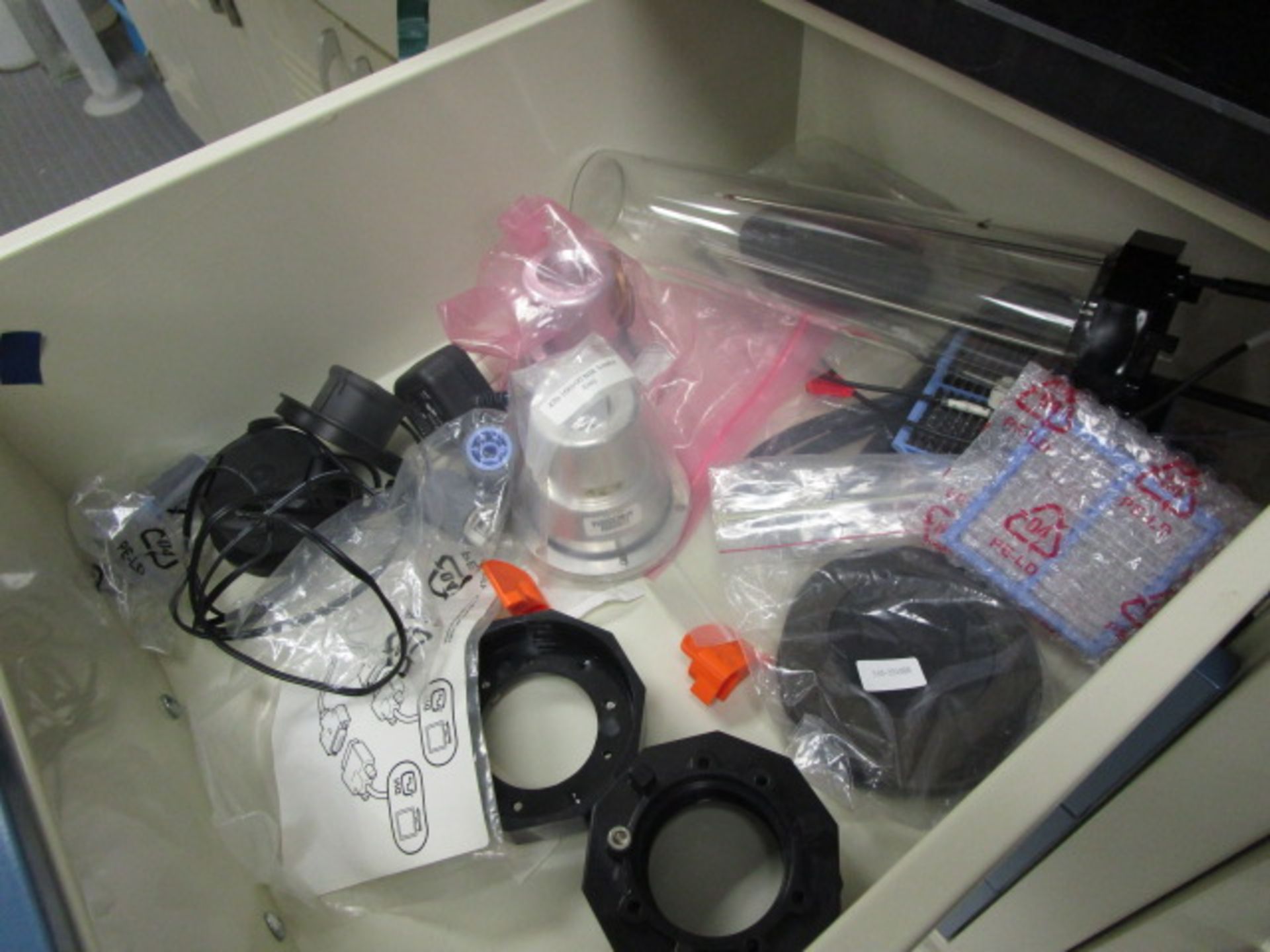 Thermo Nicolet Antaris near-in analyzer with computer board and communicaion cable with manuals - Image 25 of 26
