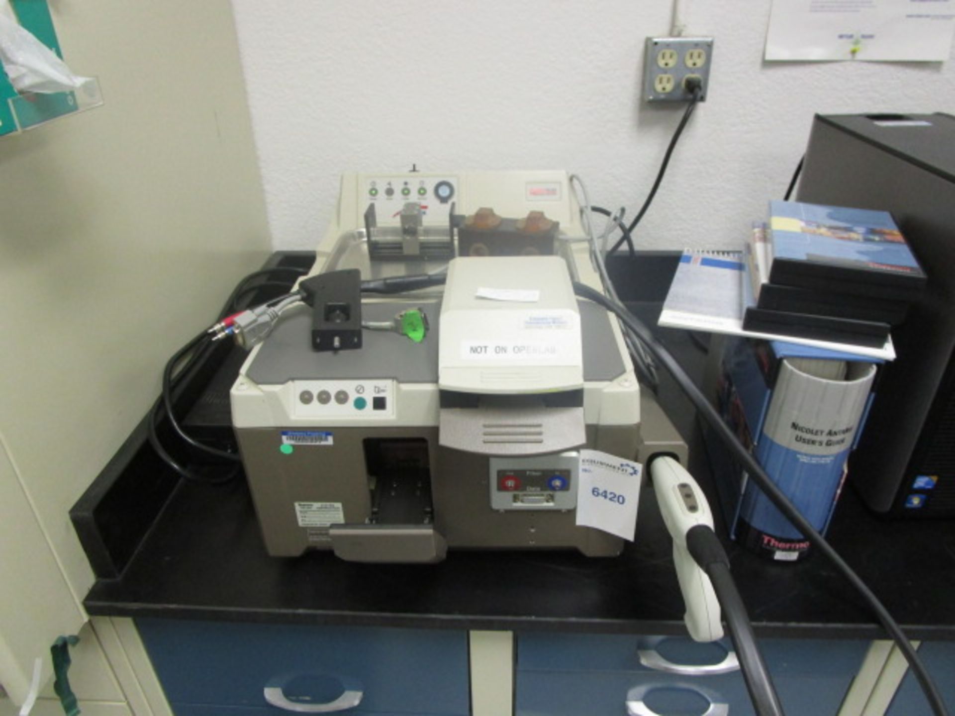Thermo Nicolet Antaris near-in analyzer with computer board and communicaion cable with manuals - Image 20 of 26