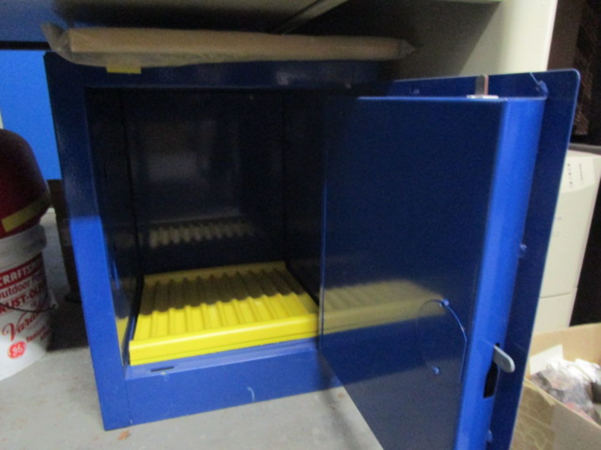 EAGLE model 1904 Corrosive cabinet (Blue) - Image 4 of 5