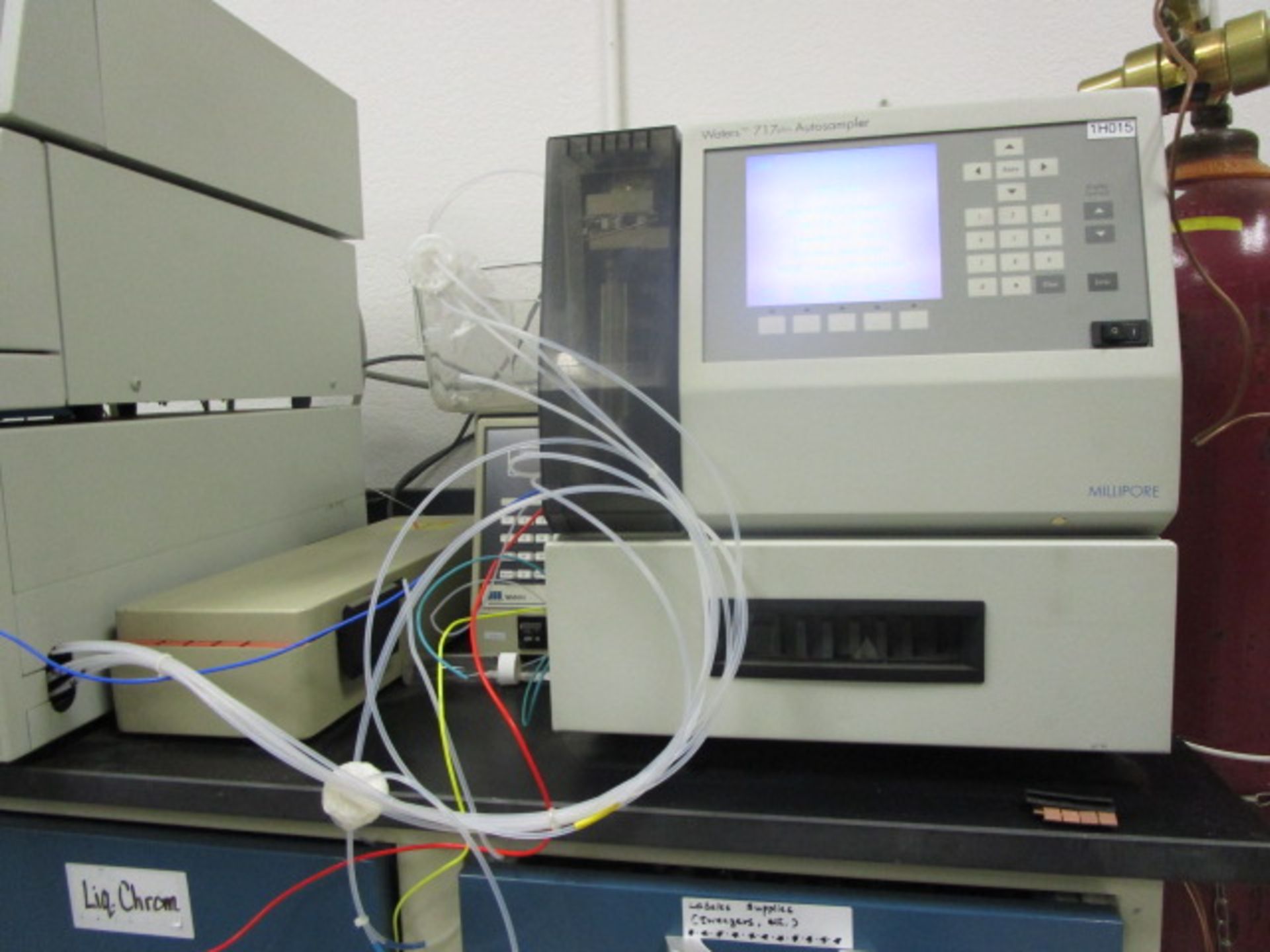 Waters HPLC system incudes autosampler, Model 717 plus, 600S pump with controller, photodiode - Image 13 of 34