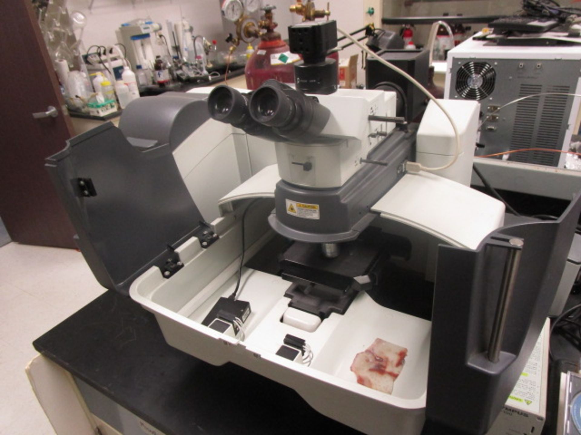 Thermo Scientific DXR Raman microscope with 532 nanometer laser (weak) or (unknown condition), - Image 5 of 26