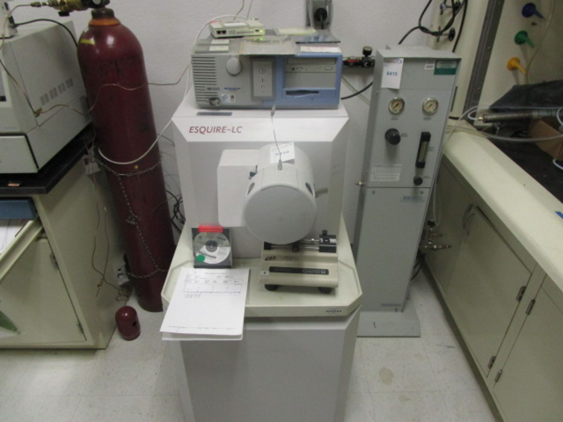 Esquire ION Trap Mass Spectrometer connectible to syringe pump or HPIC system, comes with original