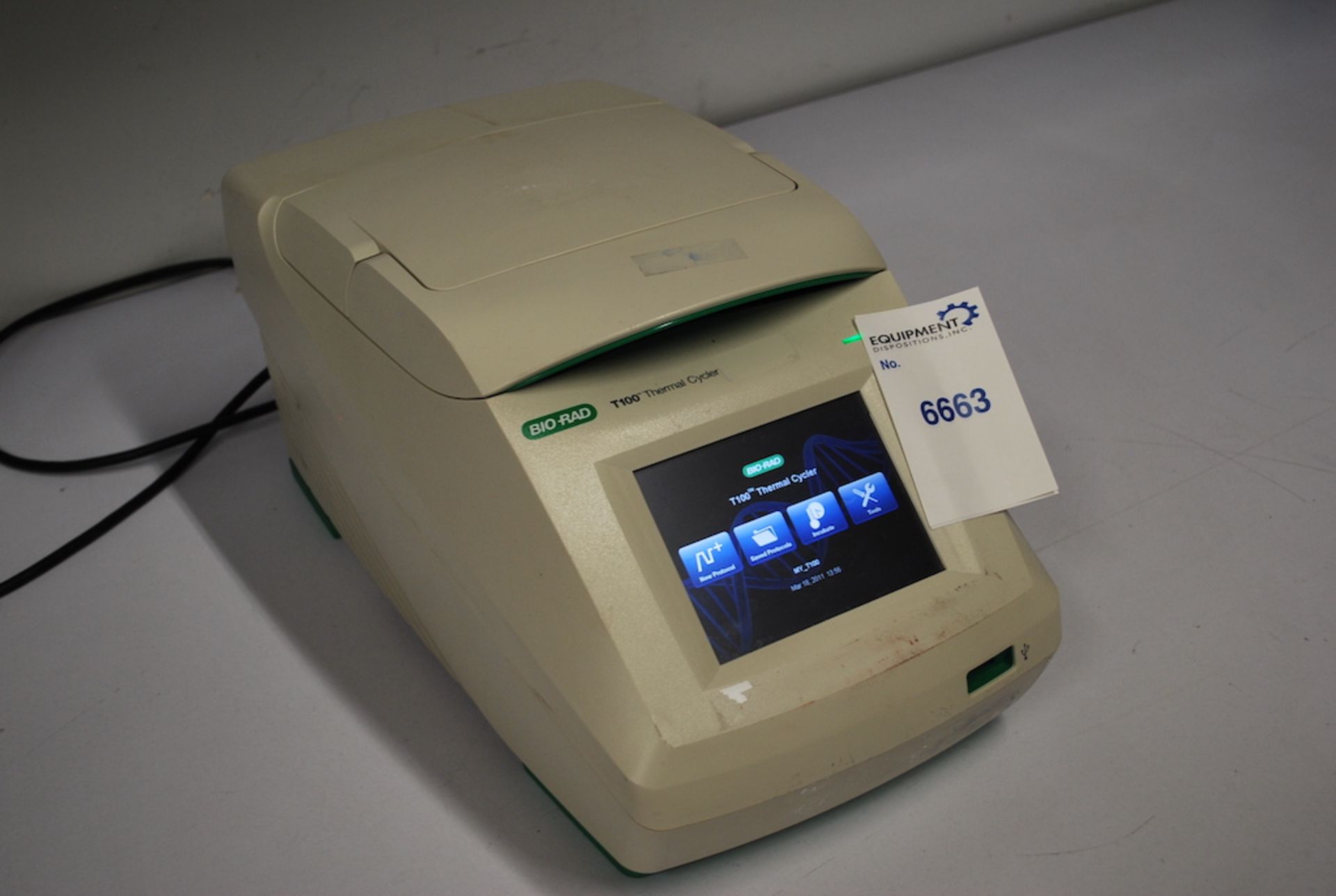 BIORAD T100 THERMAL CYCLER - Image 3 of 9