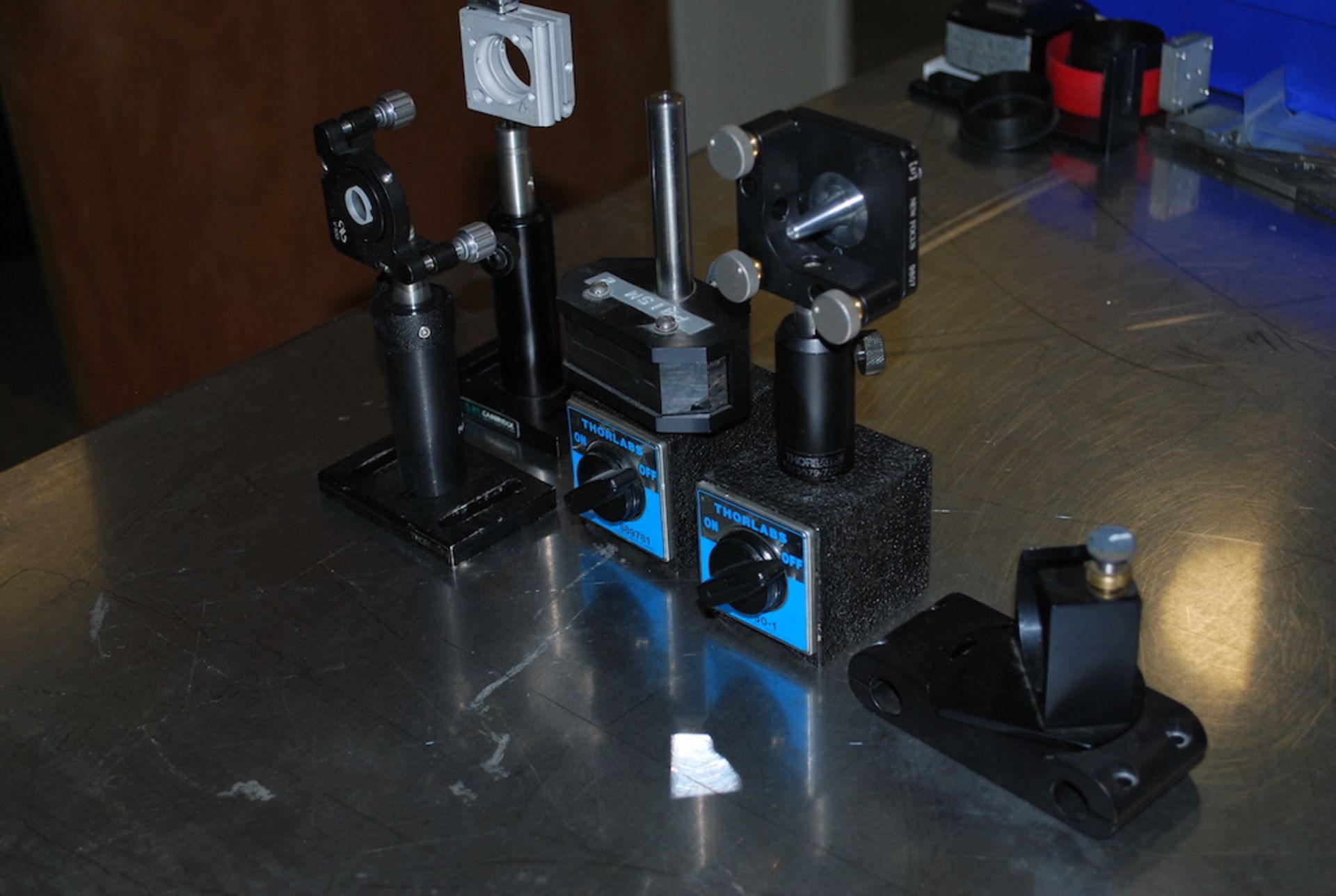 Qty-3 1" XY optical mounts on stands + Dispersion prism ( 25 % - 75% ratio ) - Image 4 of 14