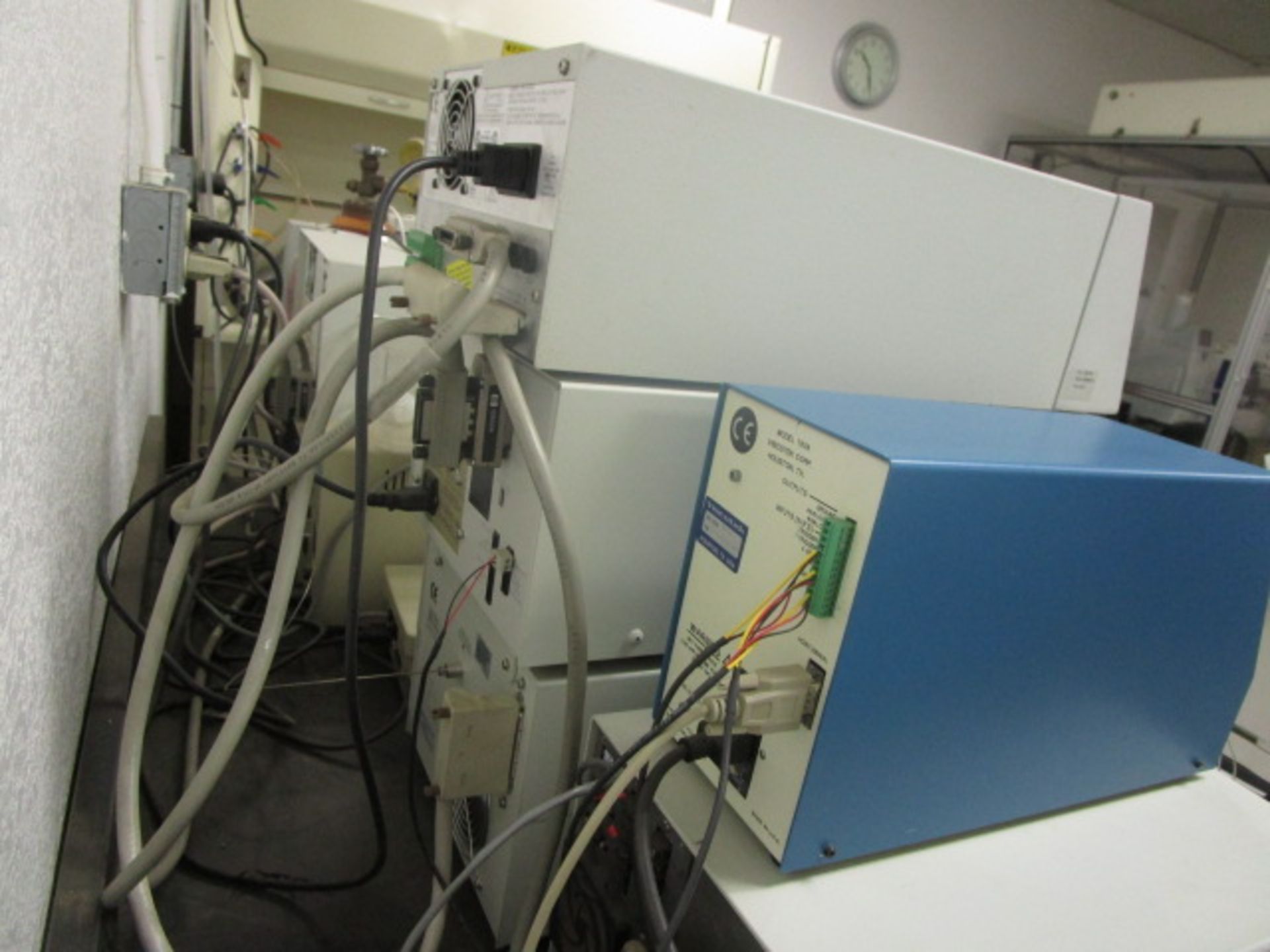 Waters HPLC system incudes autosampler, Model 717 plus, 600S pump with controller, photodiode - Image 17 of 34