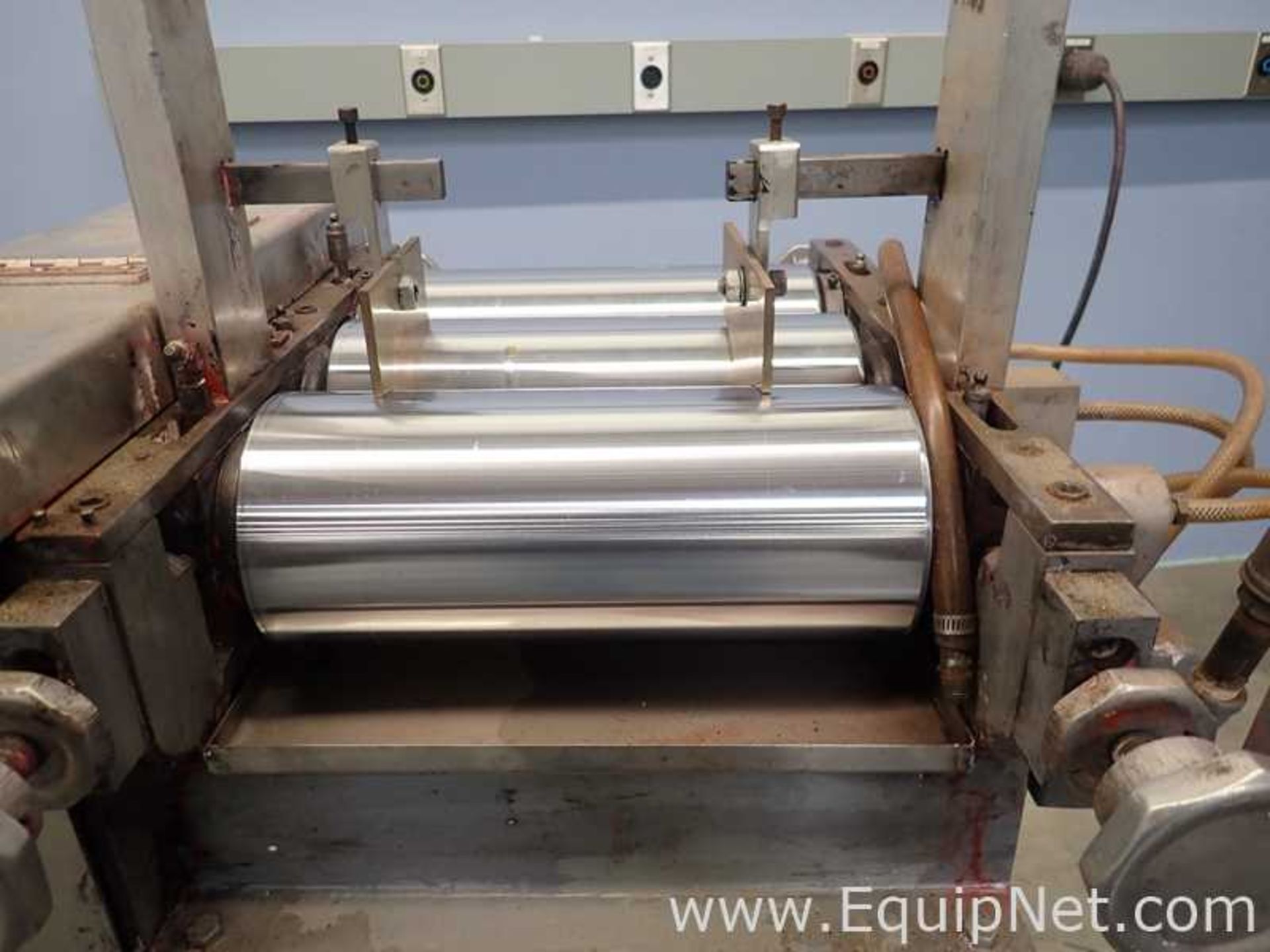 DESCRIPTION: This three roll mill is appx 12" in length EQUIPNET LISTING # 720238 HANDLING FEE: $ - Image 12 of 19