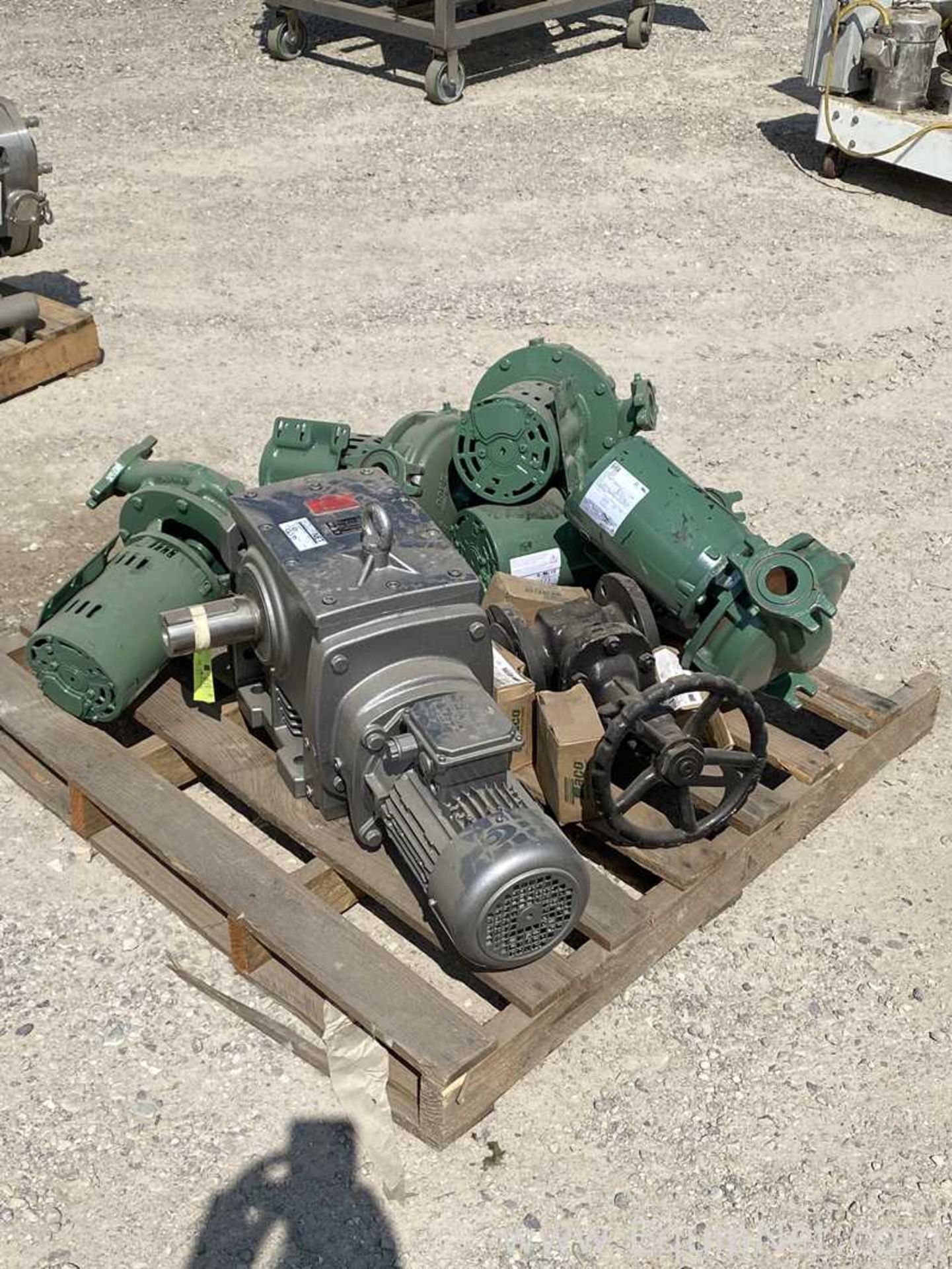 DESCRIPTION: Lot of 6 Centrifugal Pumps with Valve and DriveIncludes:6 x Taco 11-16 Pumps, 575 V, 60