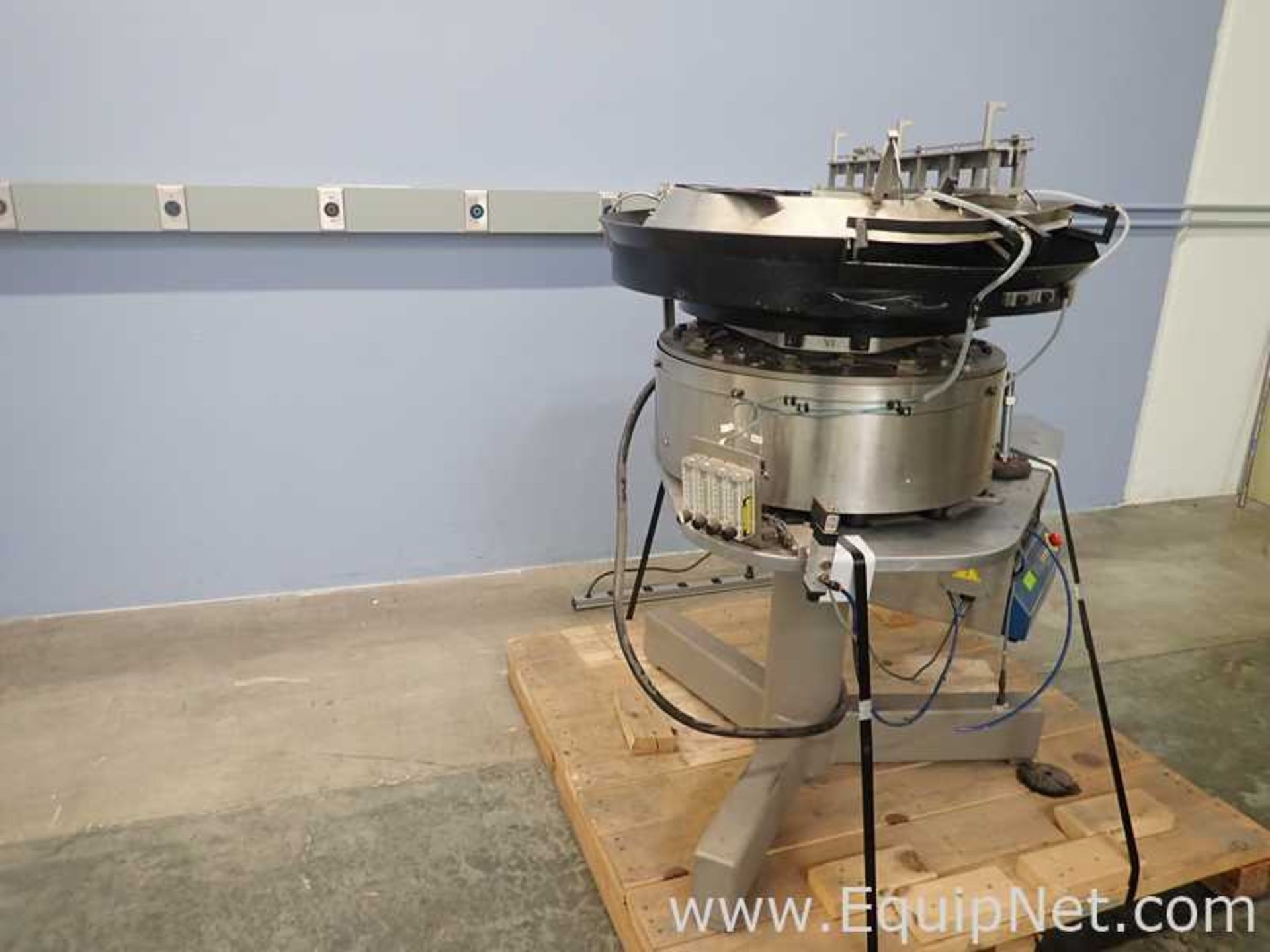 DESCRIPTION: Spirol International Corp. 2000 Series Vibratory Feeder With Mark V Dual Axis - Image 15 of 17