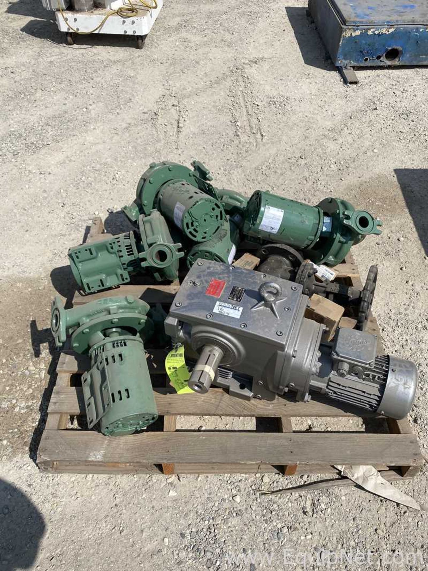 DESCRIPTION: Lot of 6 Centrifugal Pumps with Valve and DriveIncludes:6 x Taco 11-16 Pumps, 575 V, 60 - Image 7 of 13