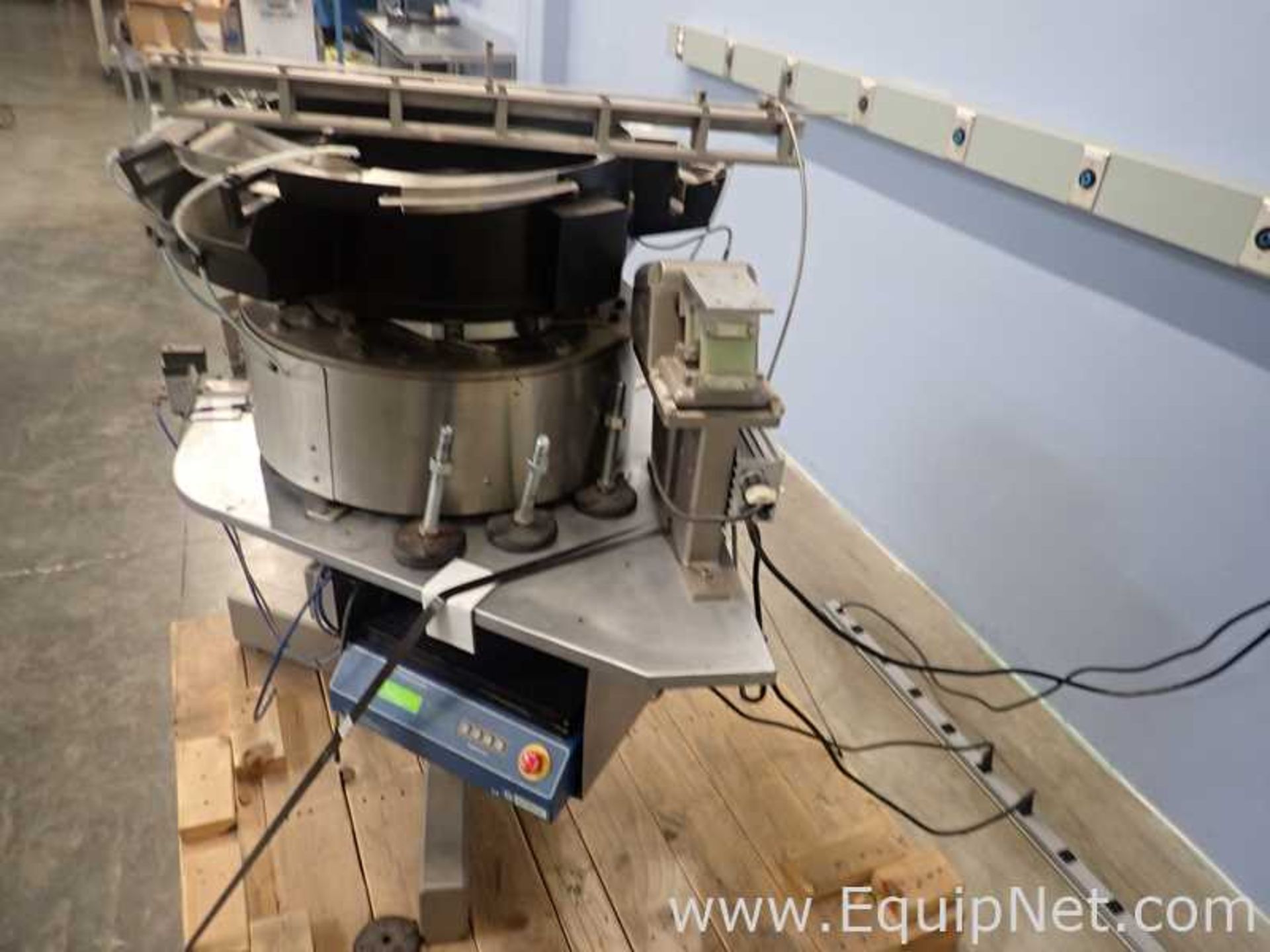 DESCRIPTION: Spirol International Corp. 2000 Series Vibratory Feeder With Mark V Dual Axis - Image 6 of 17