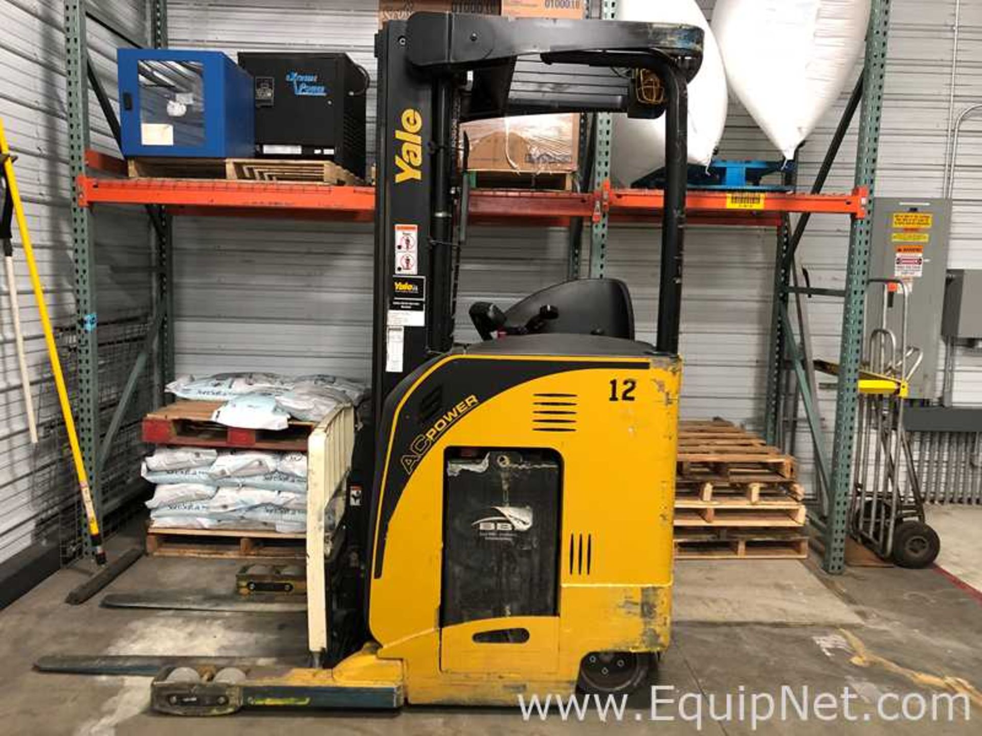 Yale Lift Truck NR040EANL36TE095 Maximum Capacity 4000 lb