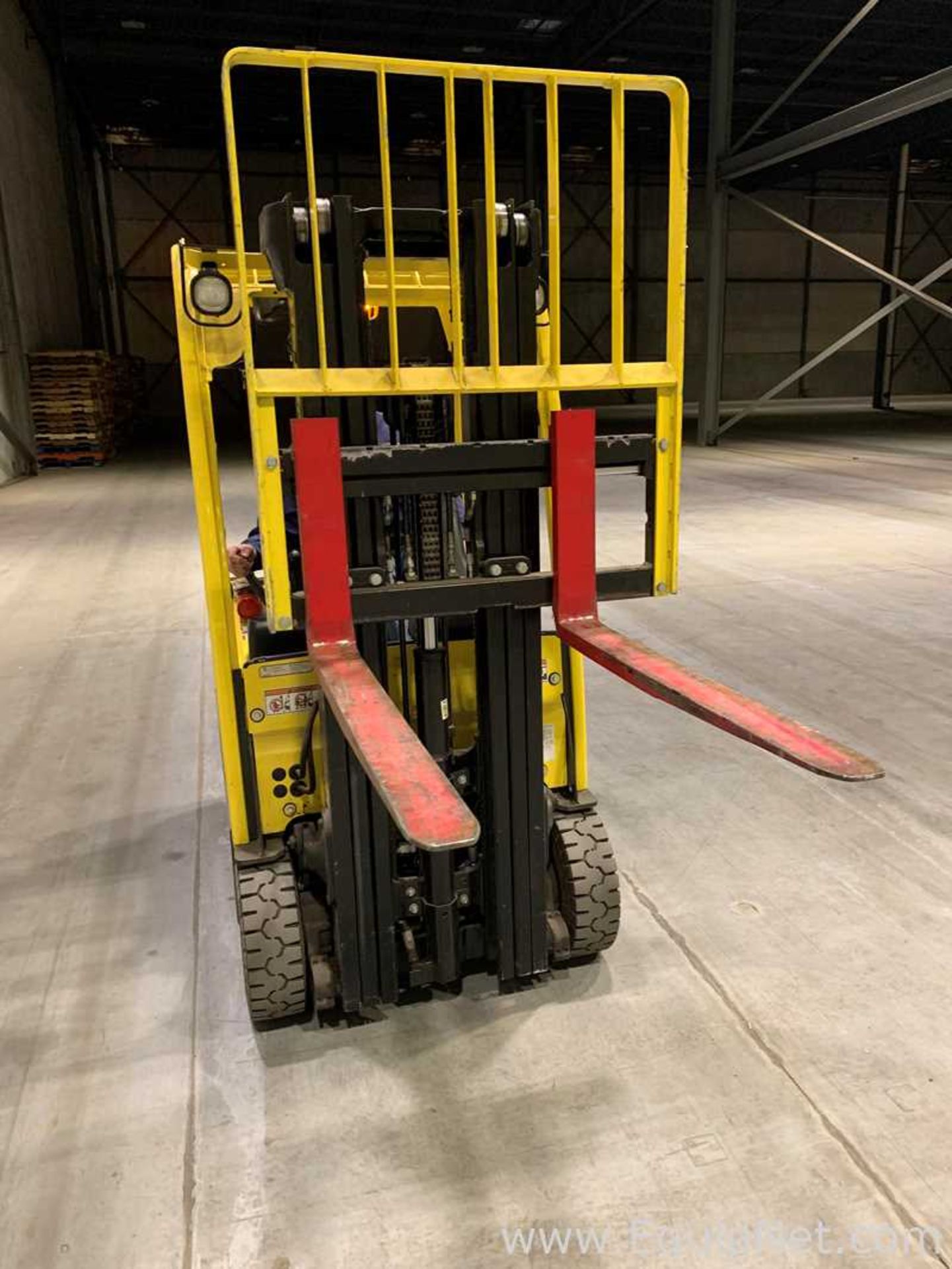 Hyster R30CH 2500 LB. Electric Pallet Jack Currently Non Operational - Image 2 of 4