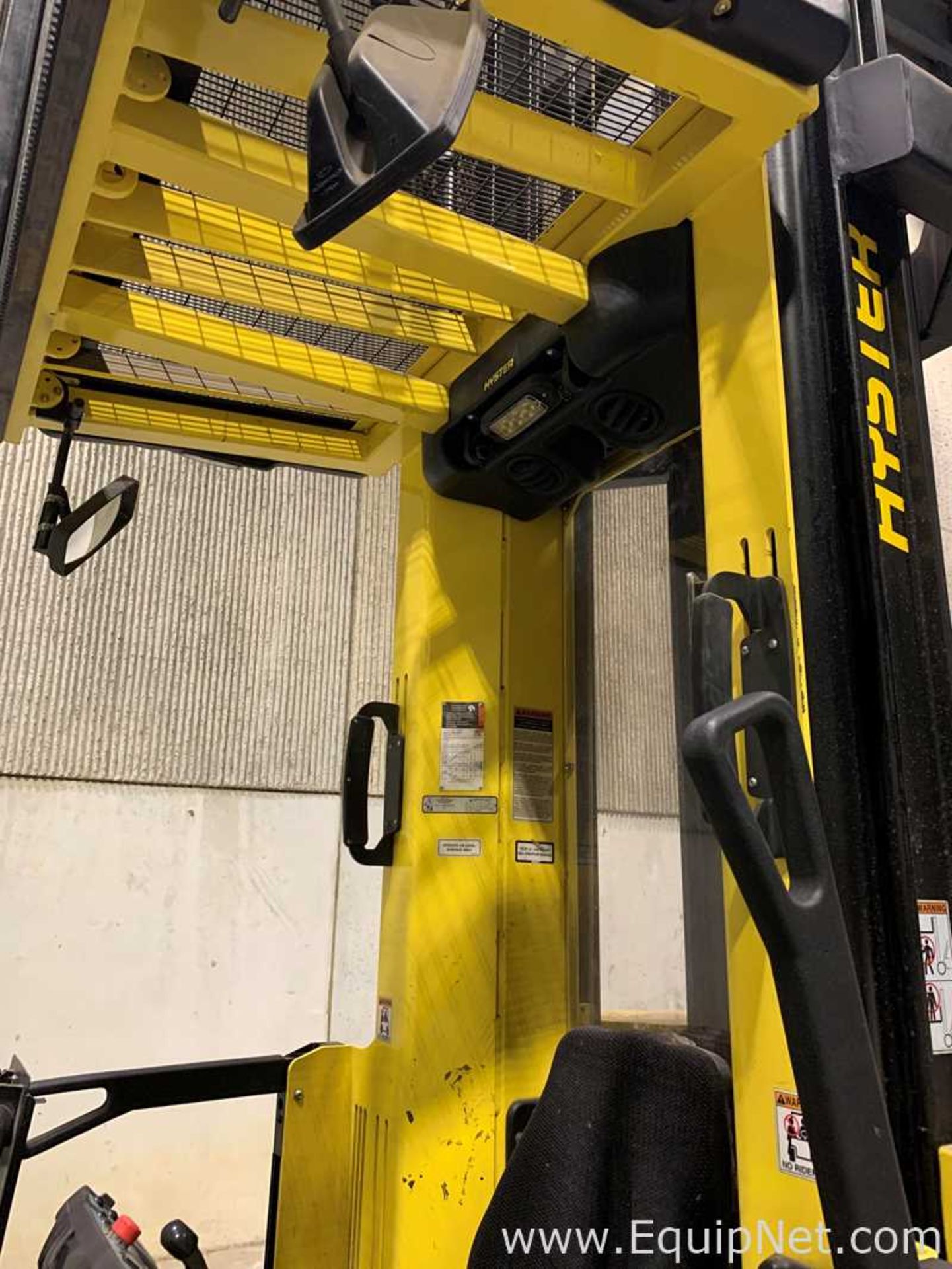 Hyster V30ZMU 3000 LB. Electric Very Narrow Aisle Truck CH4 - Image 13 of 18