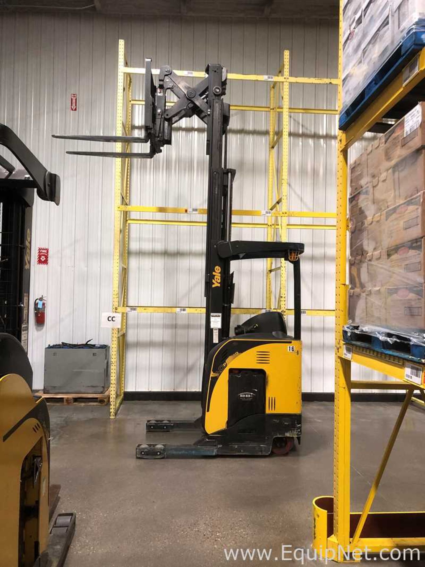 Yale Lift Truck NR040EBNL36TE095 Maximum Capacity 4000 lb