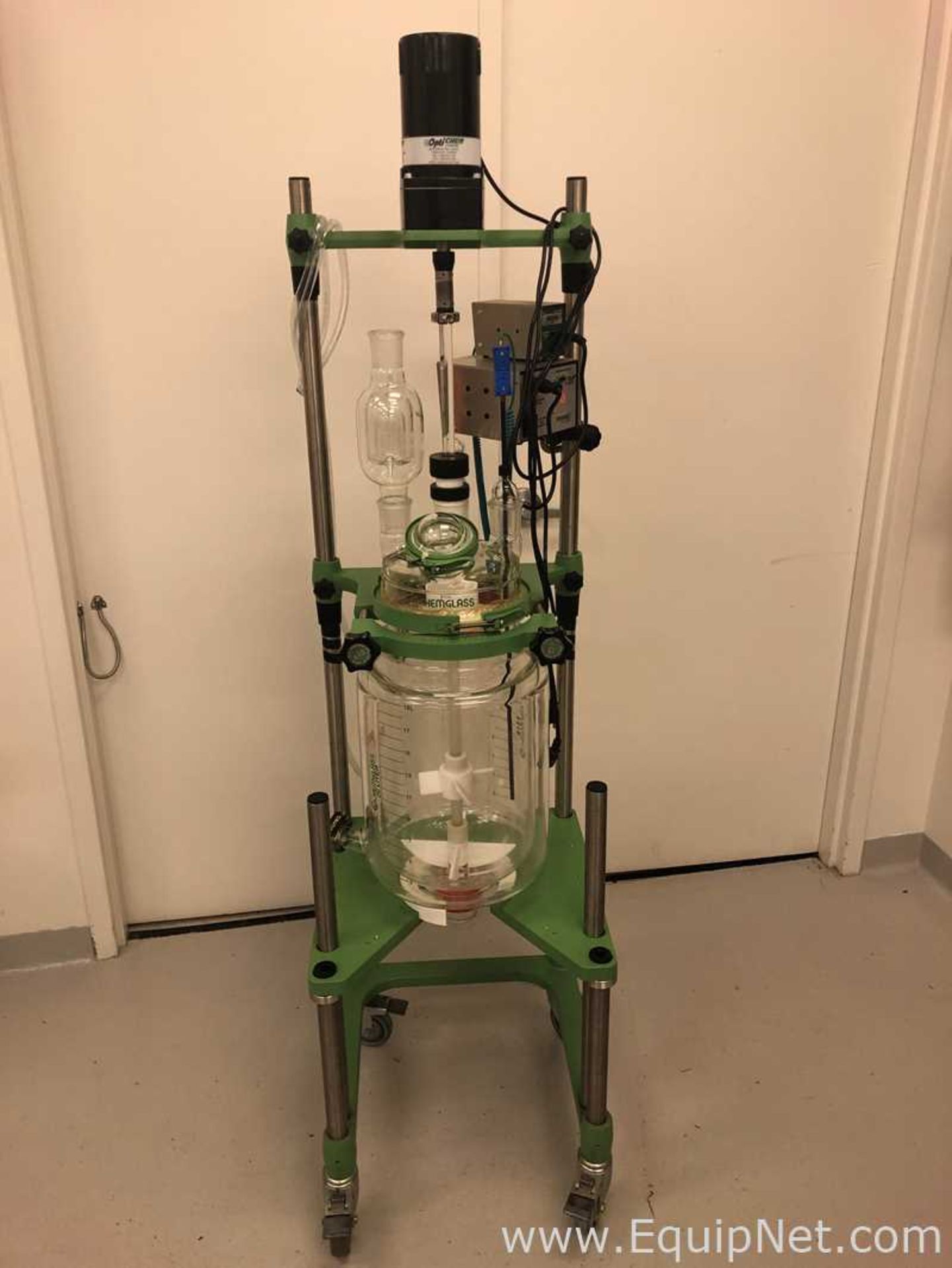 Chemglass 20L Jacketed Glass Reactor With Top Agitation And OptiCHEM Temp Monitor