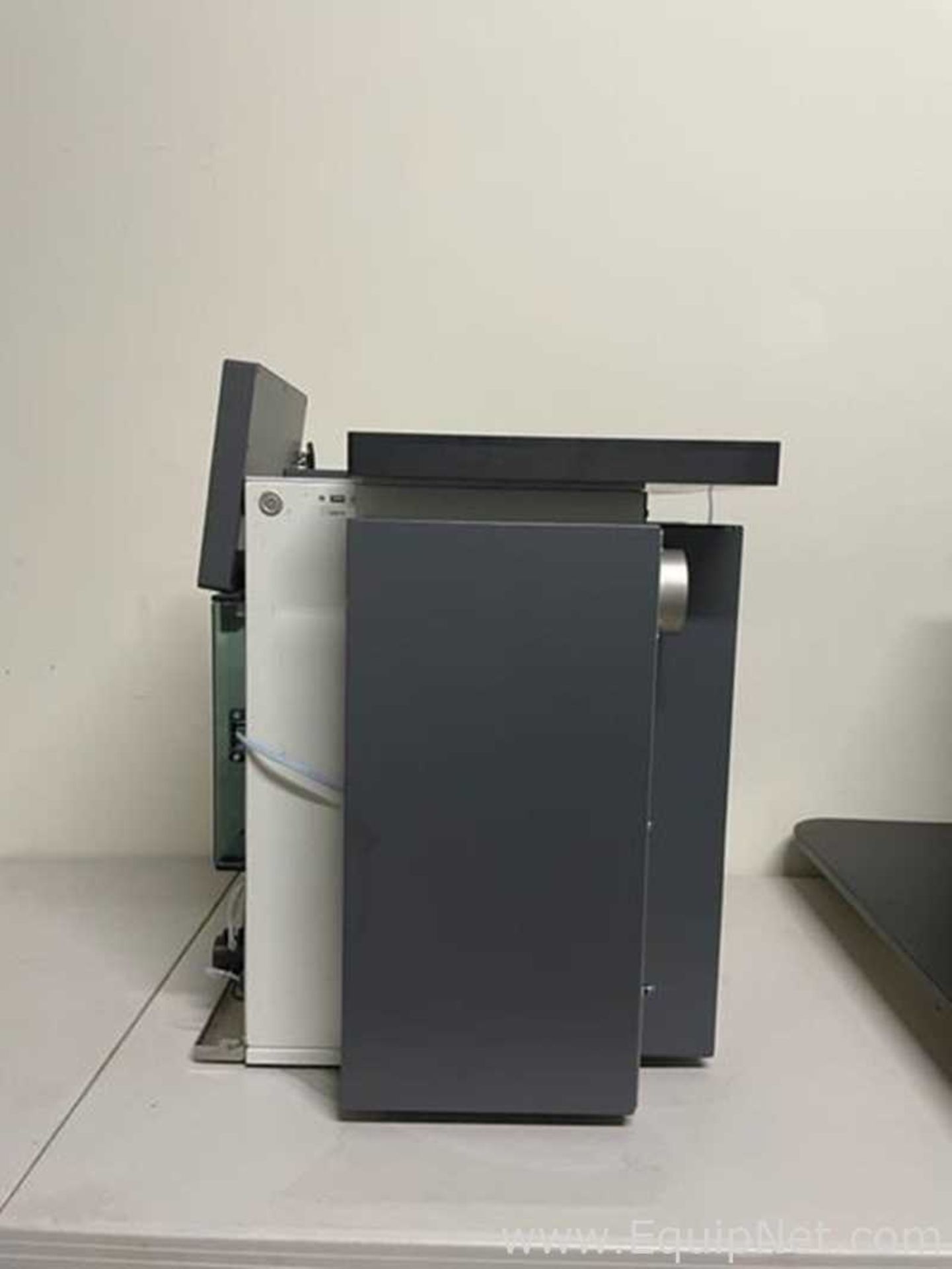 Buchi C-810 Chromatography System - Image 2 of 4