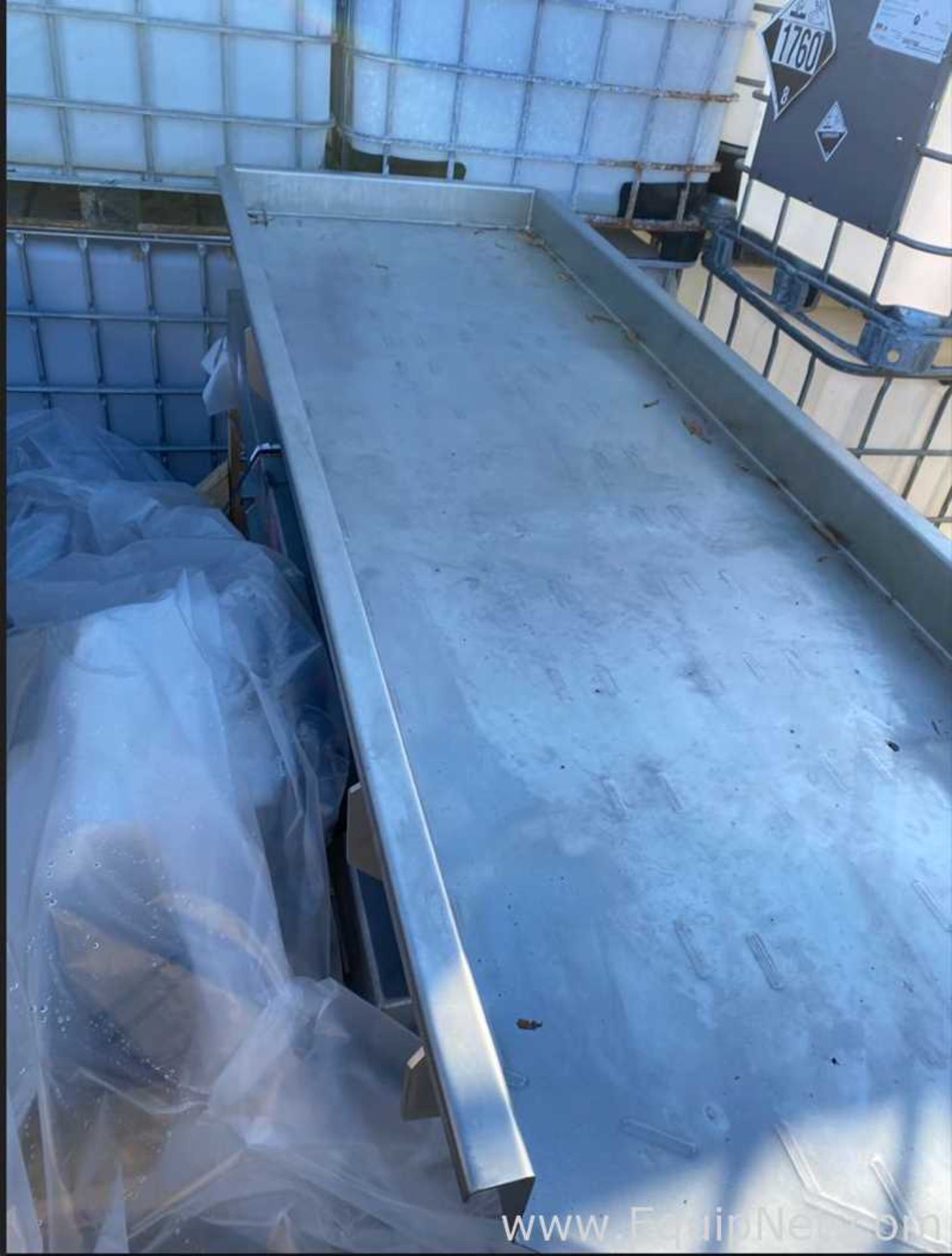 Unused Smalley Mfg. Co. Stainless Steel Solid Bed Shaker Conveyor - Image 2 of 3