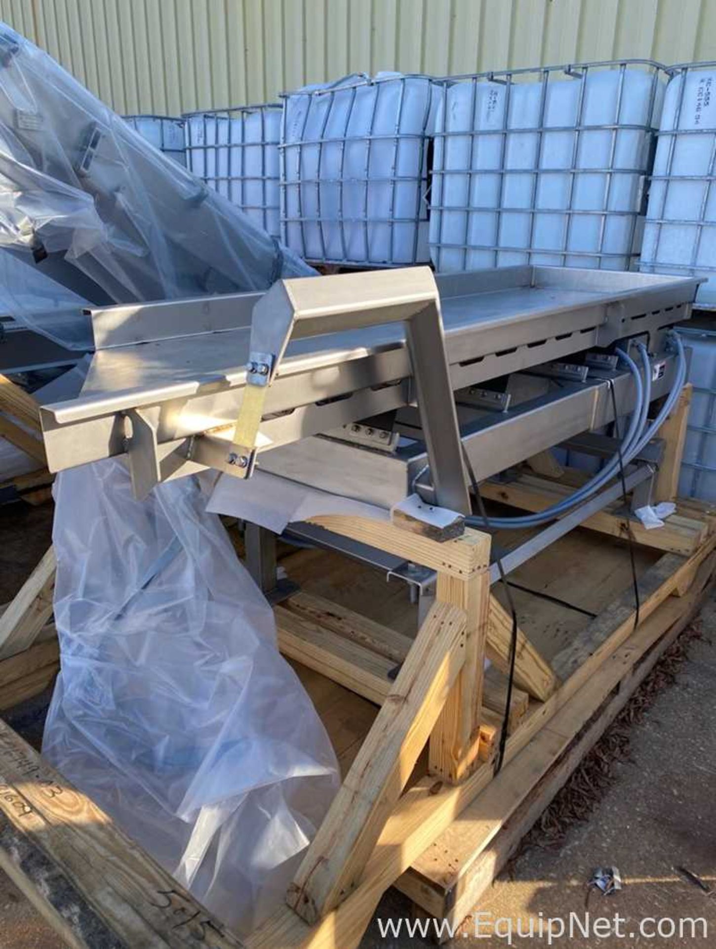 Unused Smalley Mfg. Co. Stainless Steel Solid Bed Shaker Conveyor