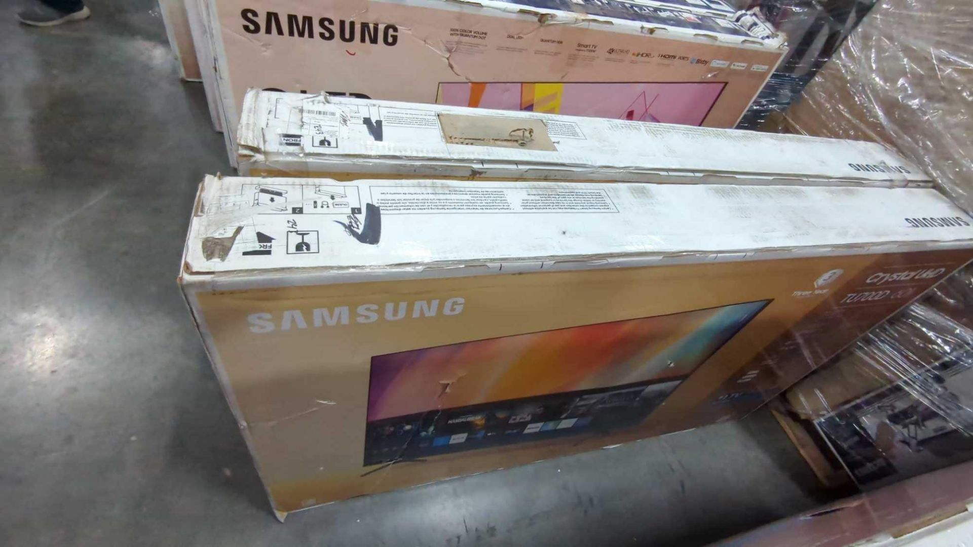 Samsung TVs - Image 2 of 5