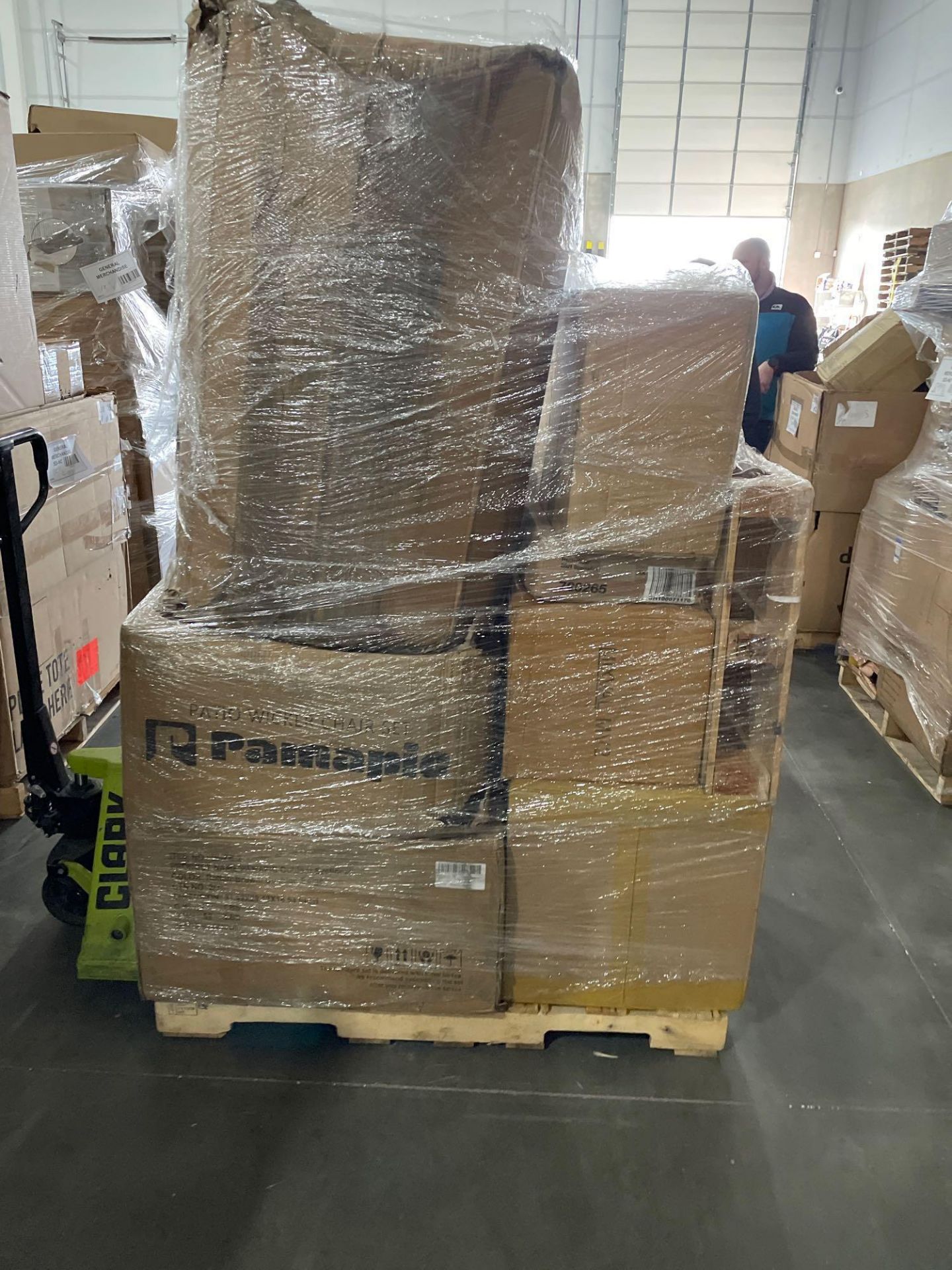 Two Pallets - Image 4 of 17