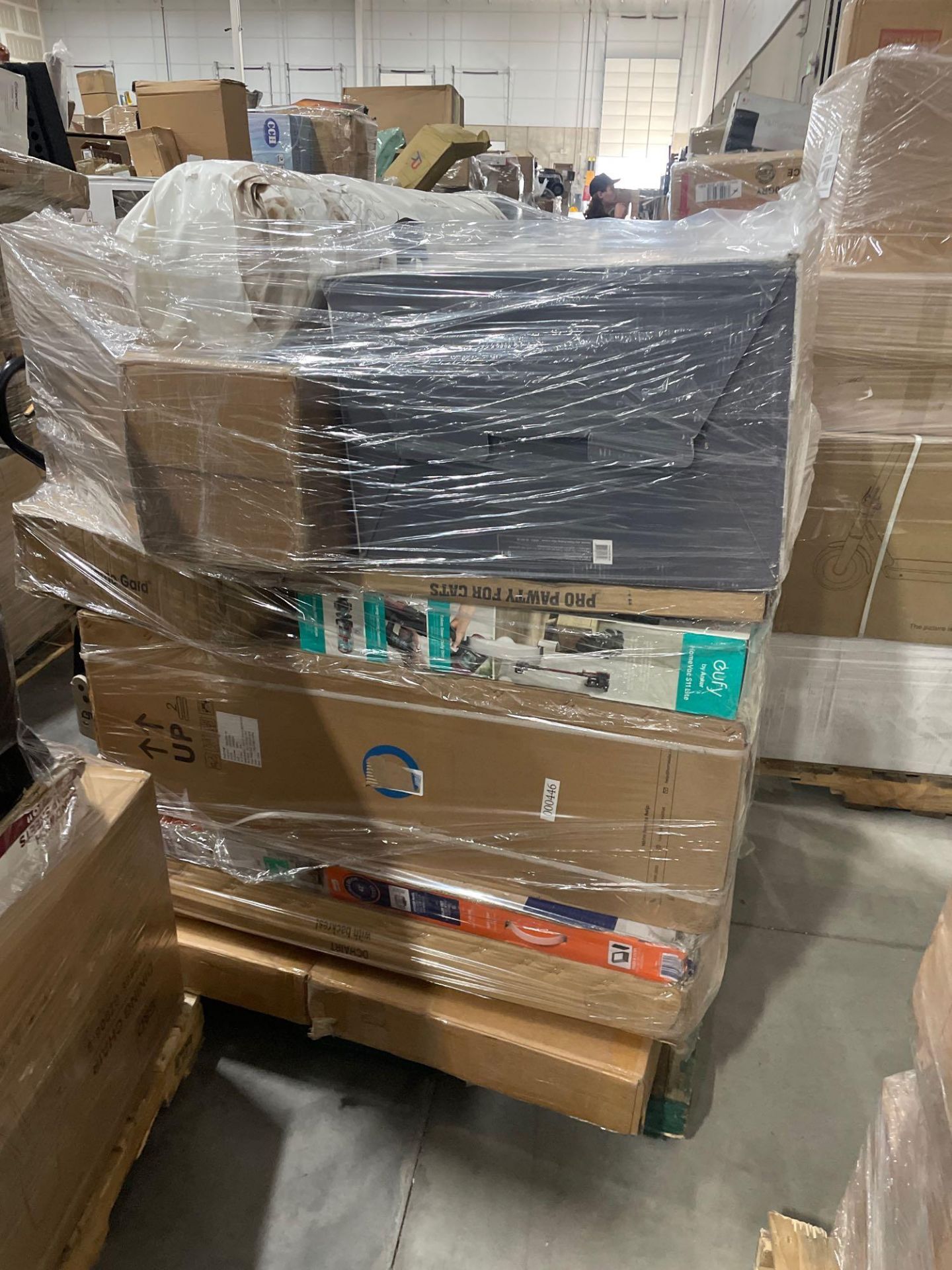 Two Pallets - Image 10 of 18