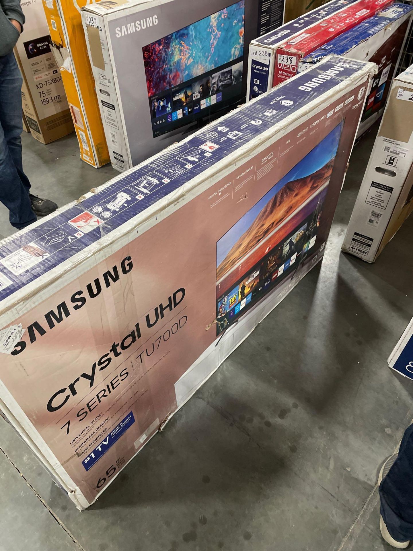 Samsung TVs - Image 3 of 5