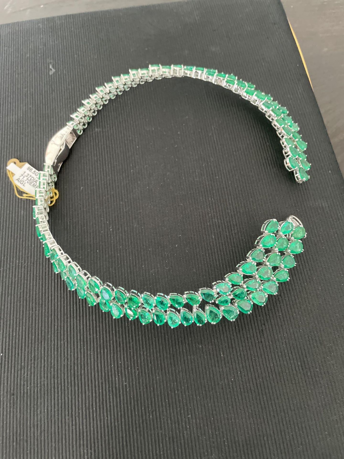 Emerald & Diamond Necklace 18kt 71.70ct Emerald/ 1.37 Diamond - Image 3 of 6